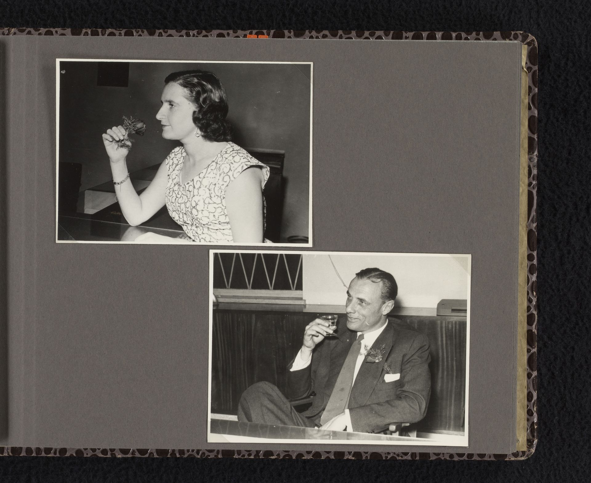 Isabel Wachenheimer en onbekende collega van de KLM, 1947-1955, Israël by Anonymous