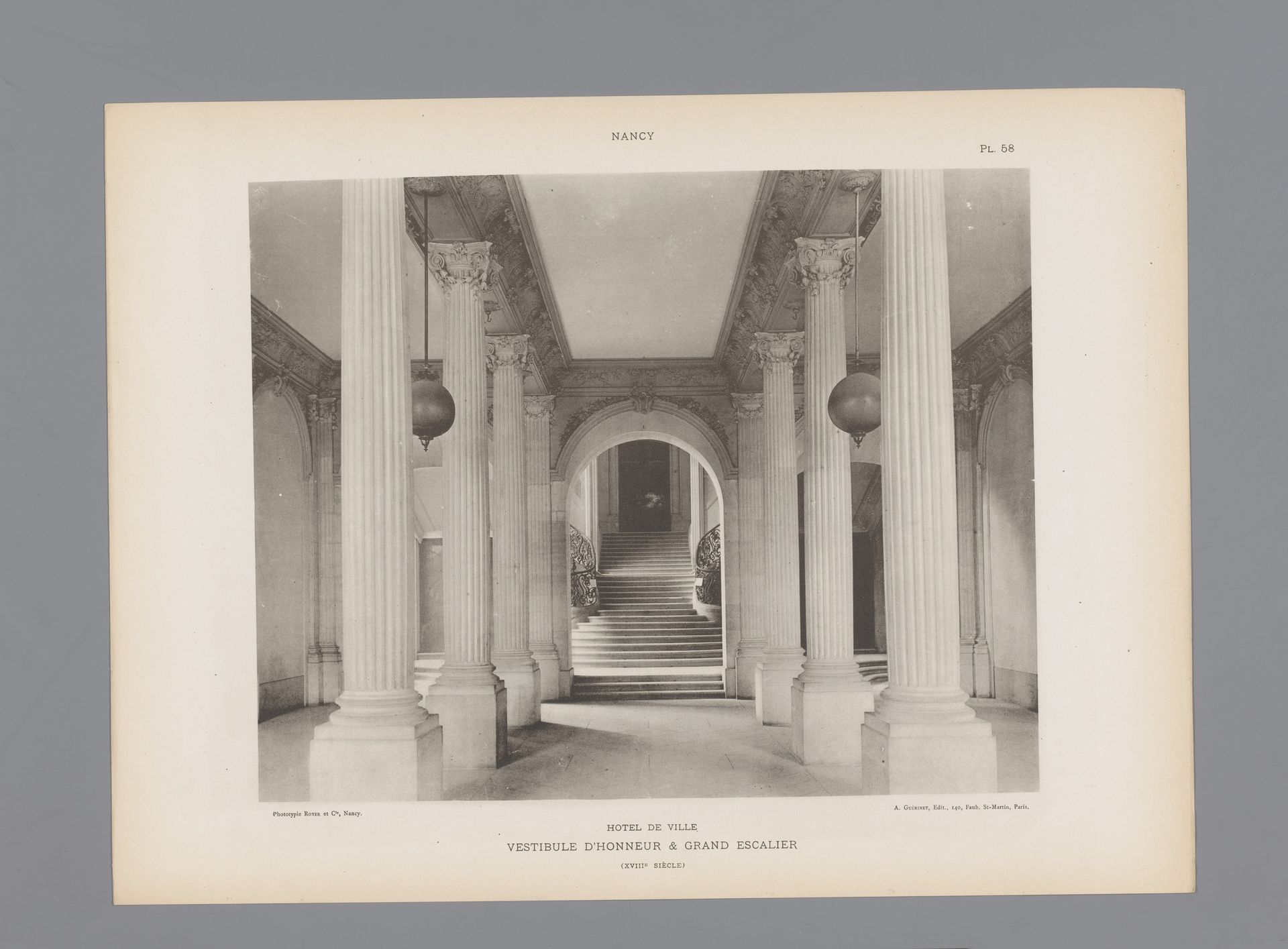 Hall met de grote trap in het stadhuis te Nancy by Anonymous