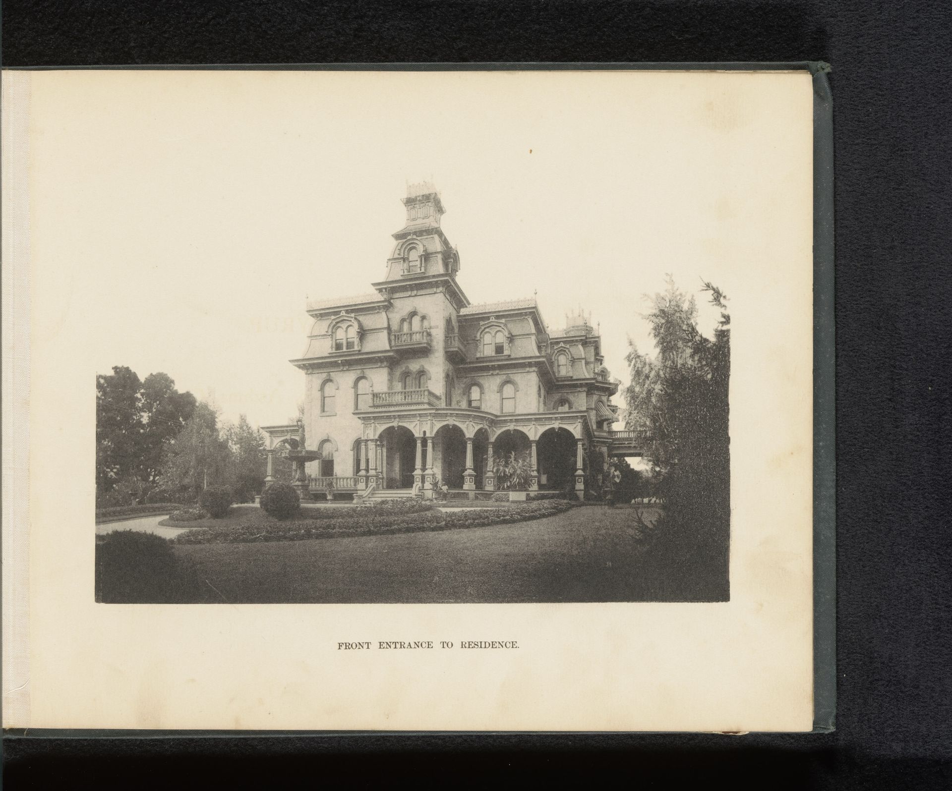 Gezicht op het huis van George Gill Green in Woodbury by Anonymous