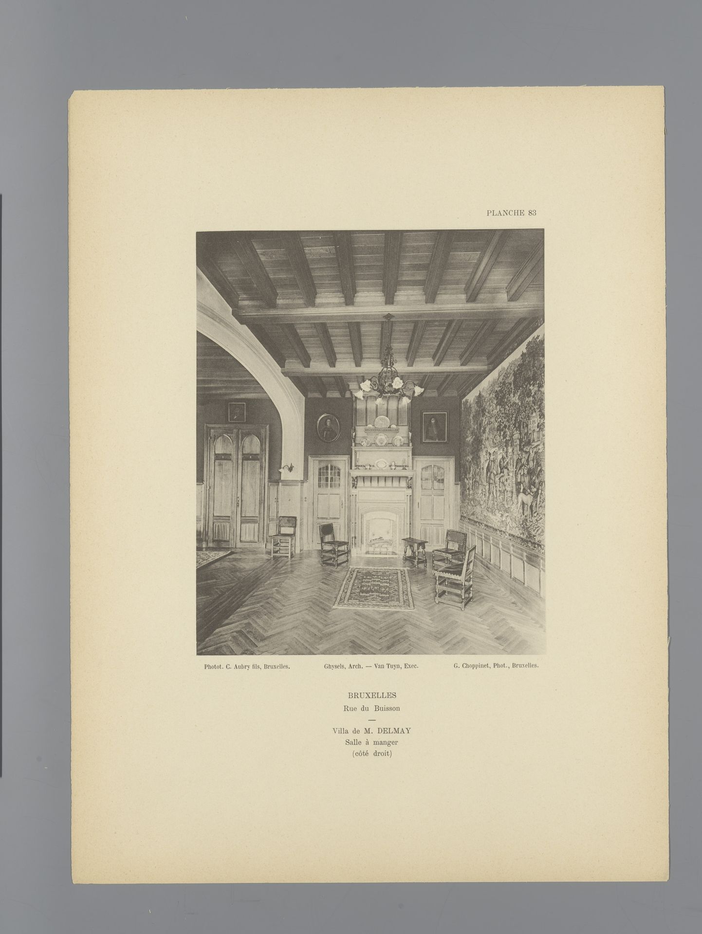 Gezicht op de eetzaal van het huis van Delmay in Brussel, België by G. Choppinet