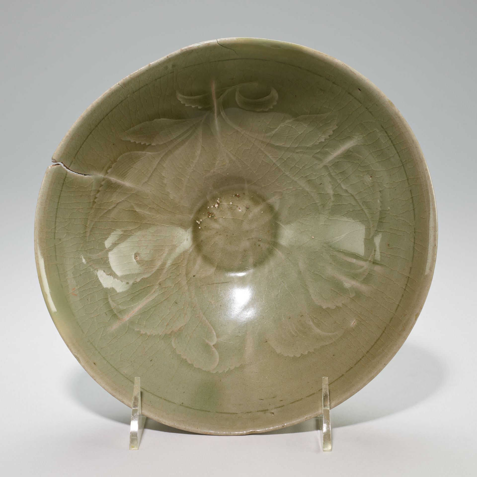 Bowl with floral motif by Anonymous