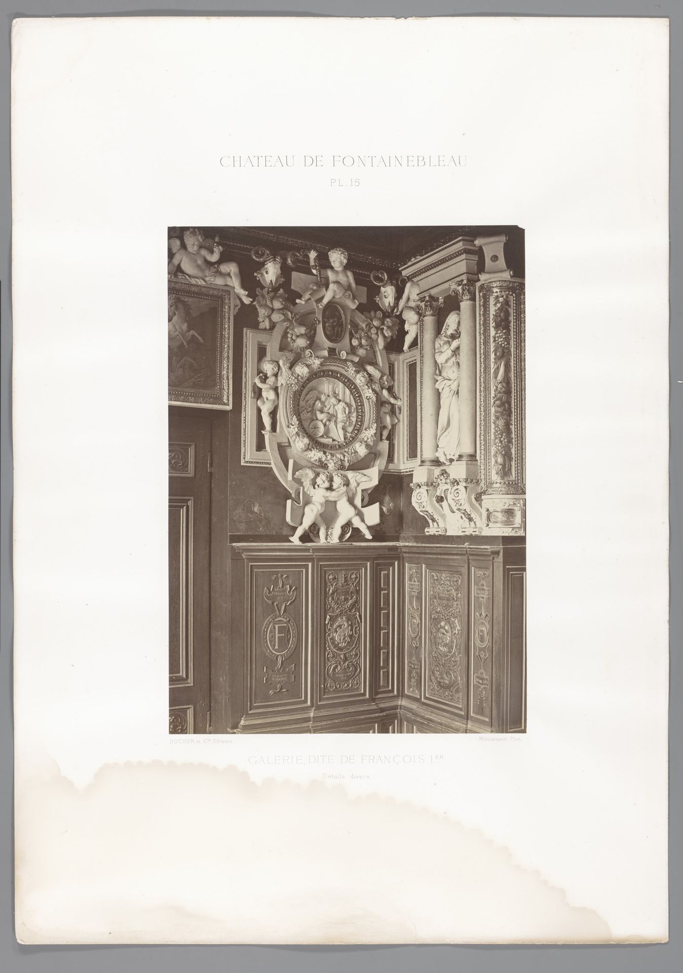 Gezicht op een muur met decoraties in de Galerie François Ier van het Kasteel van Fontainebleau, Frankrijk by Médéric Mieusement