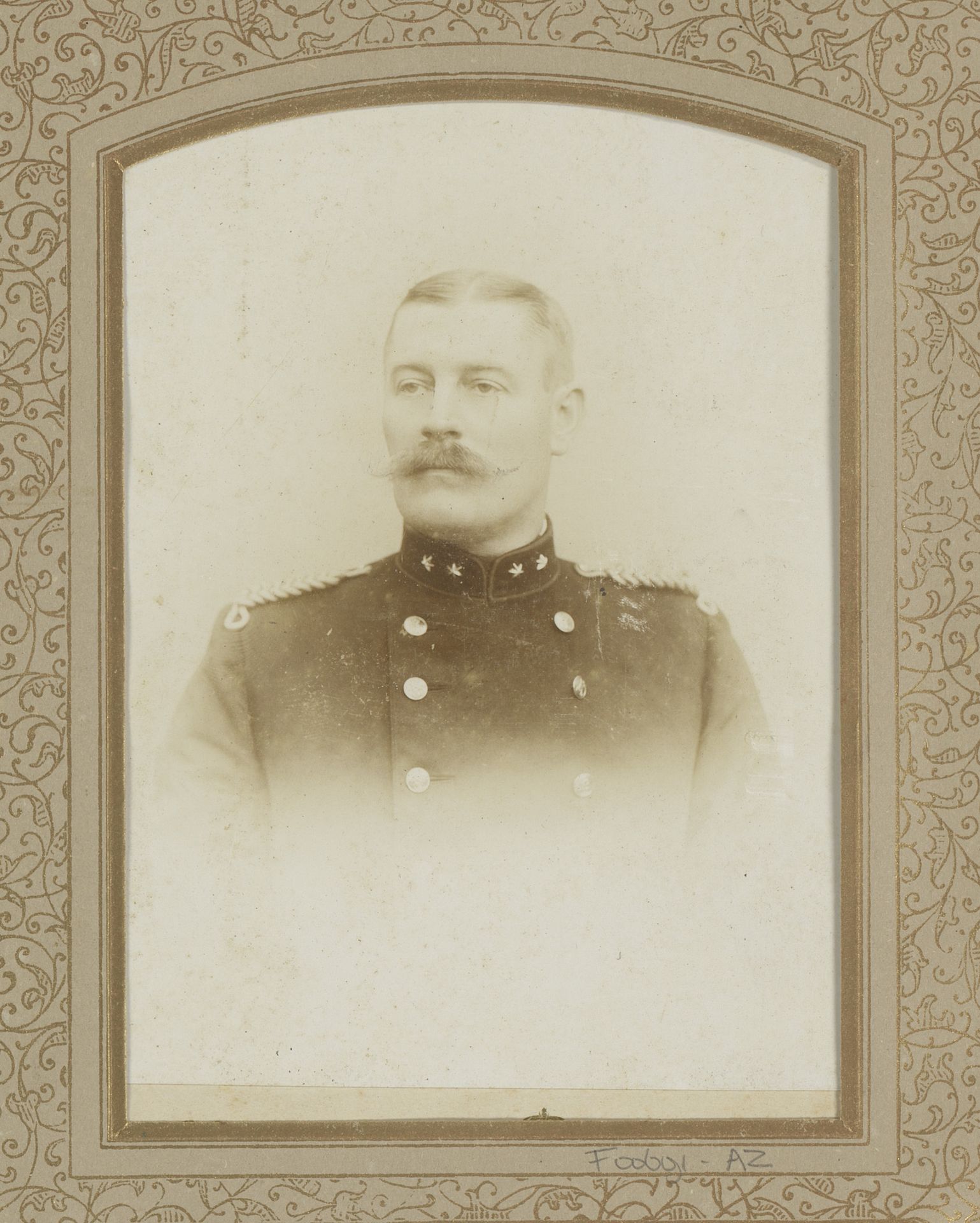 Portret van een man in uniform by J.W. Wentzel