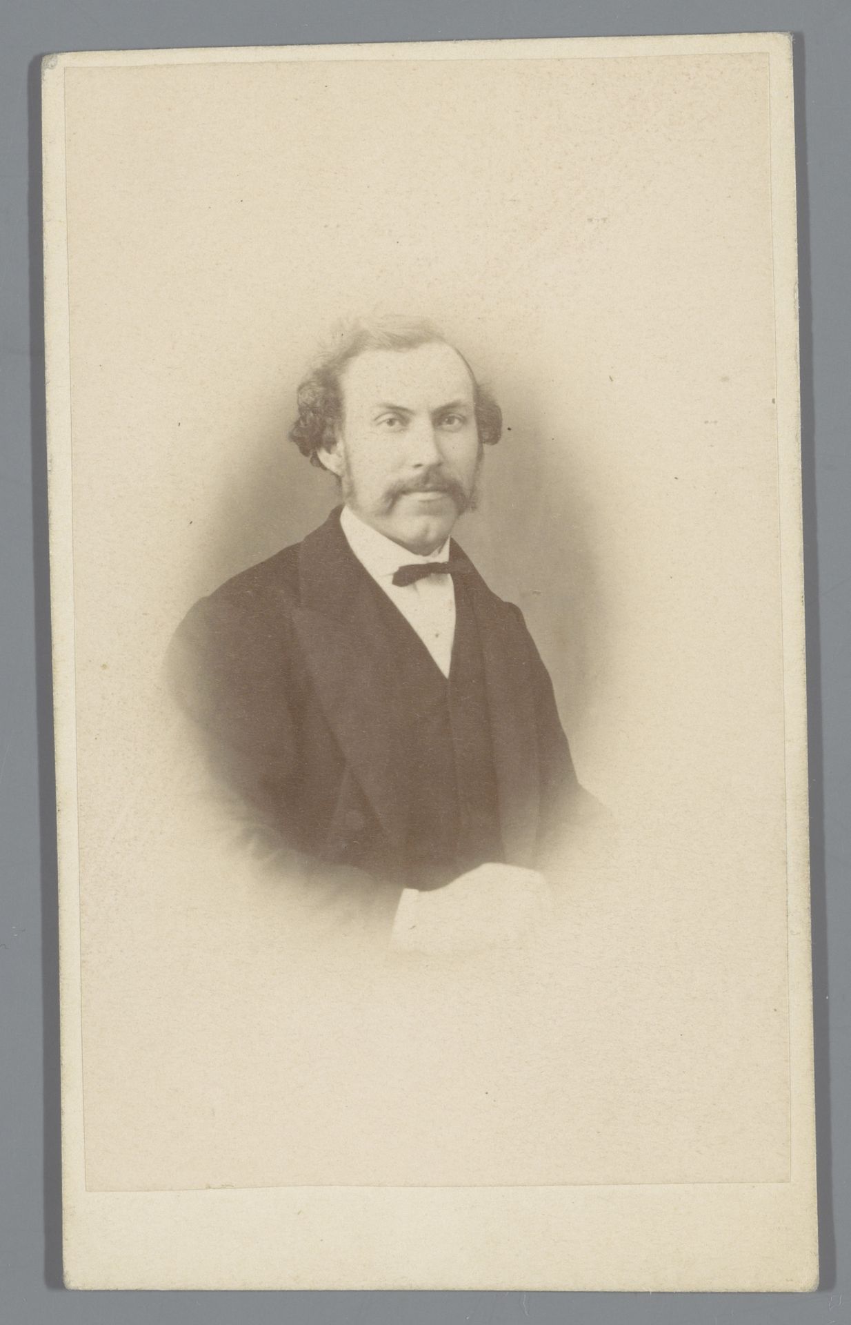 Portret van een man, aangeduid als Karl Olsson by Anonymous