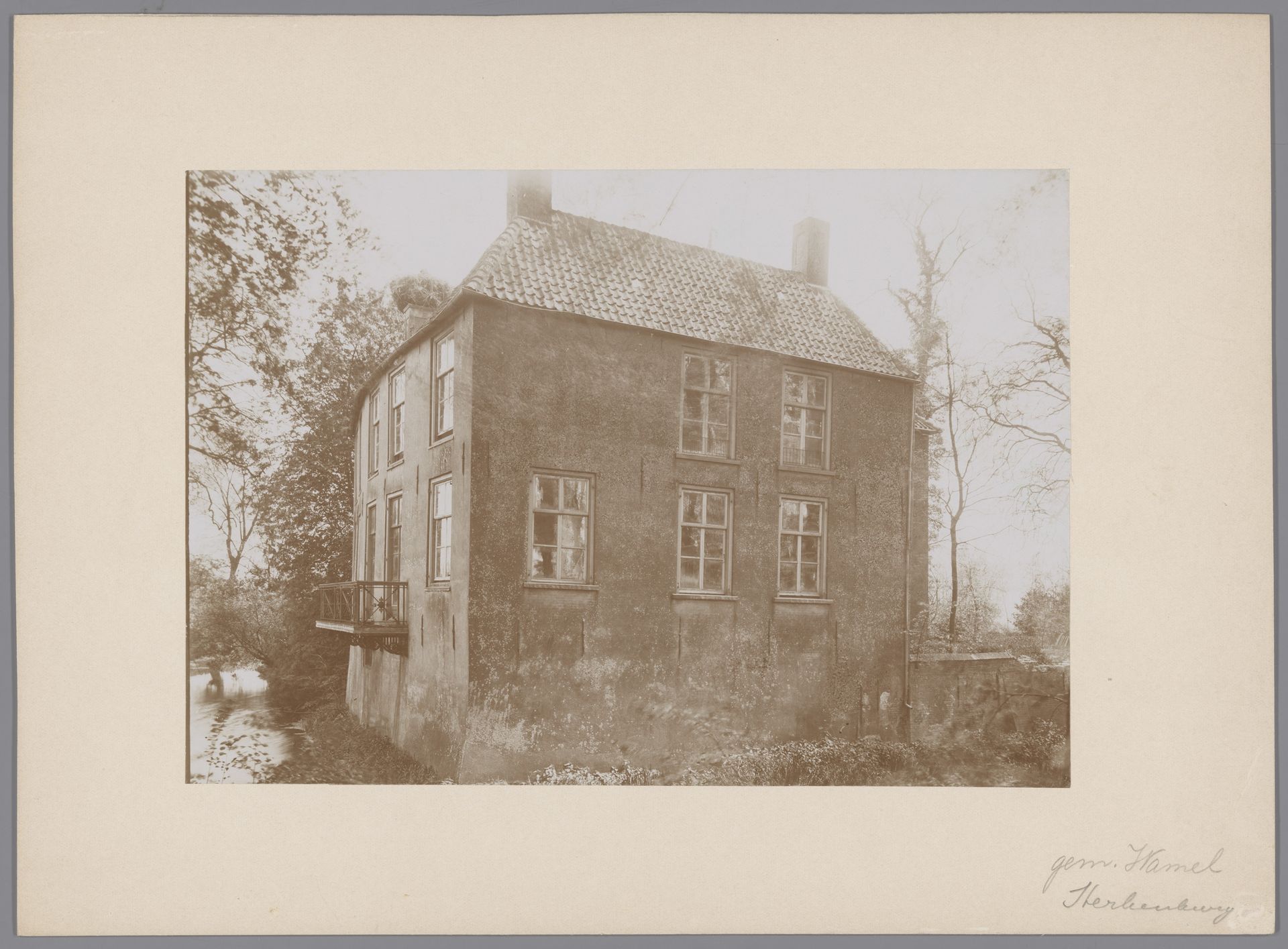 Gezicht op Kasteel Sterkenburg te Wamel by anoniem (Monumentenzorg)