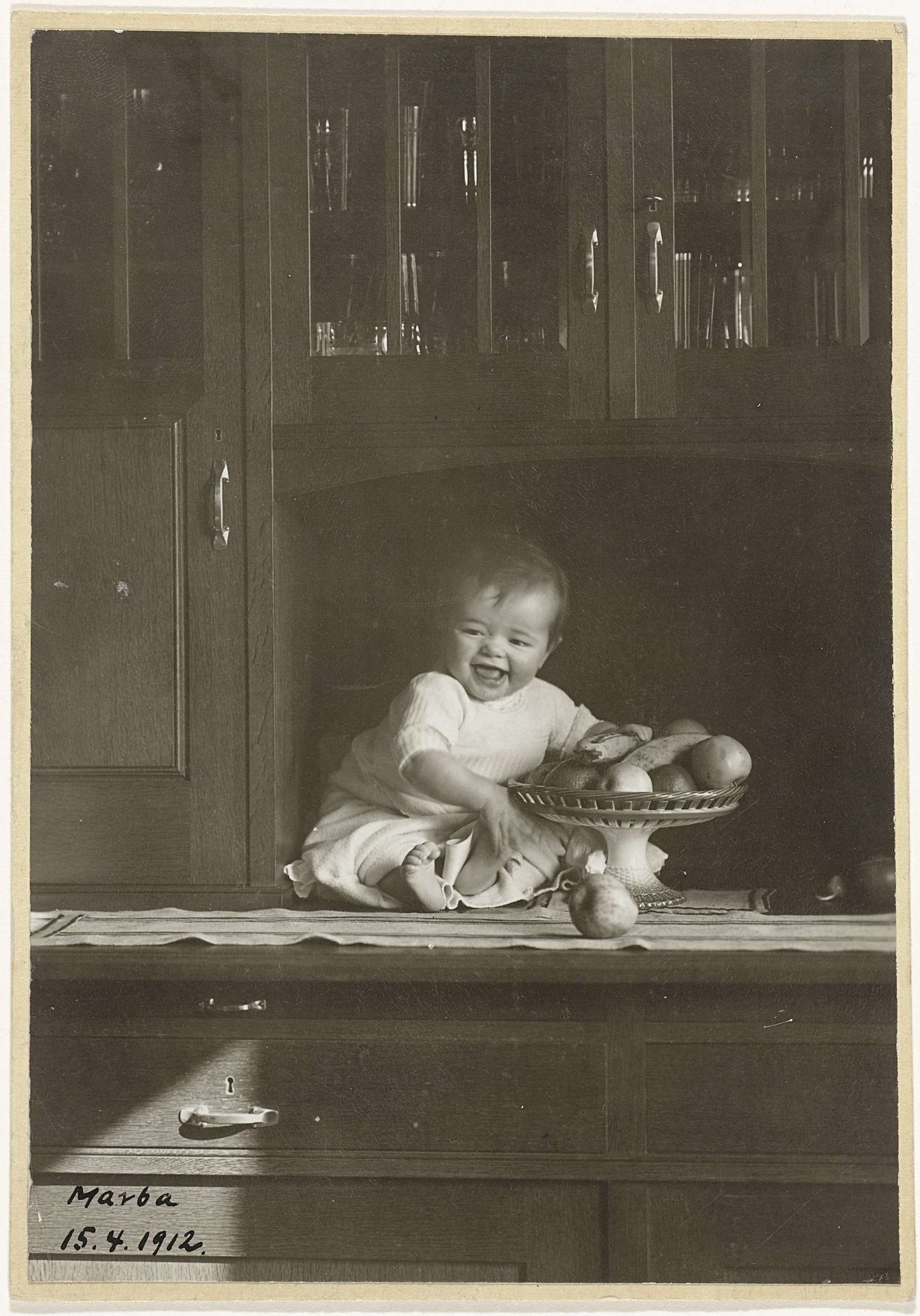 Marba Titzenthaler, dochter van de fotograaf, in het woonhuis in de Friedrichstrasse, Berlijn by Waldemar Titzenthaler