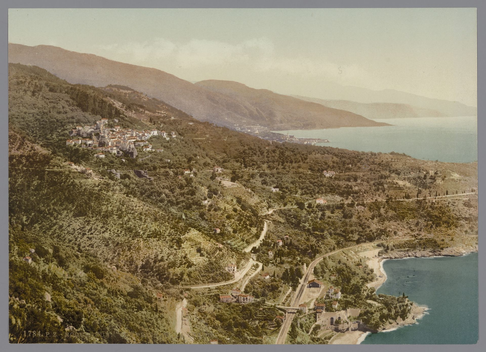 Gezicht op Roquebrune-Cap-Martin vanuit La Turbie by Anonymous