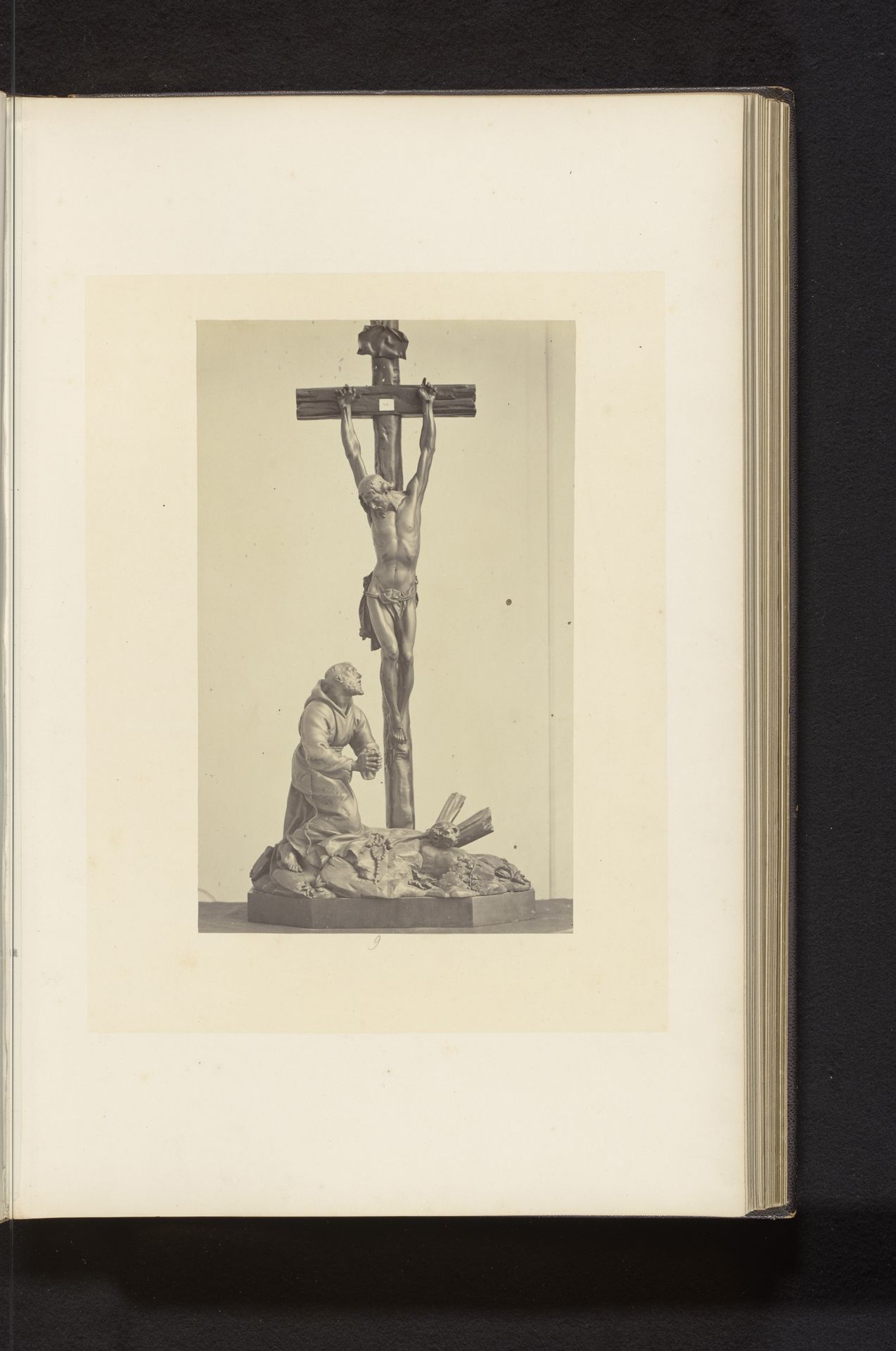 Crucifix van palmhout uit de collectie van C.J. Vervloet in Brussel, opgesteld op een tentoonstelling over religieuze objecten uit de middeleeuwen en renaissance in 1864 in Mechelen by Joseph Maes