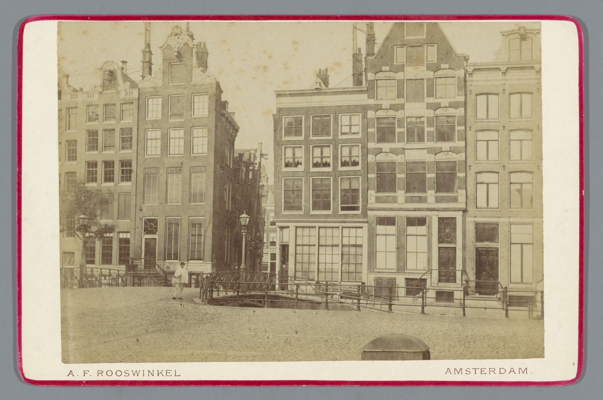 Gezicht op de Paleisstraat te Amsterdam by Andreas Theodorus Rooswinkel