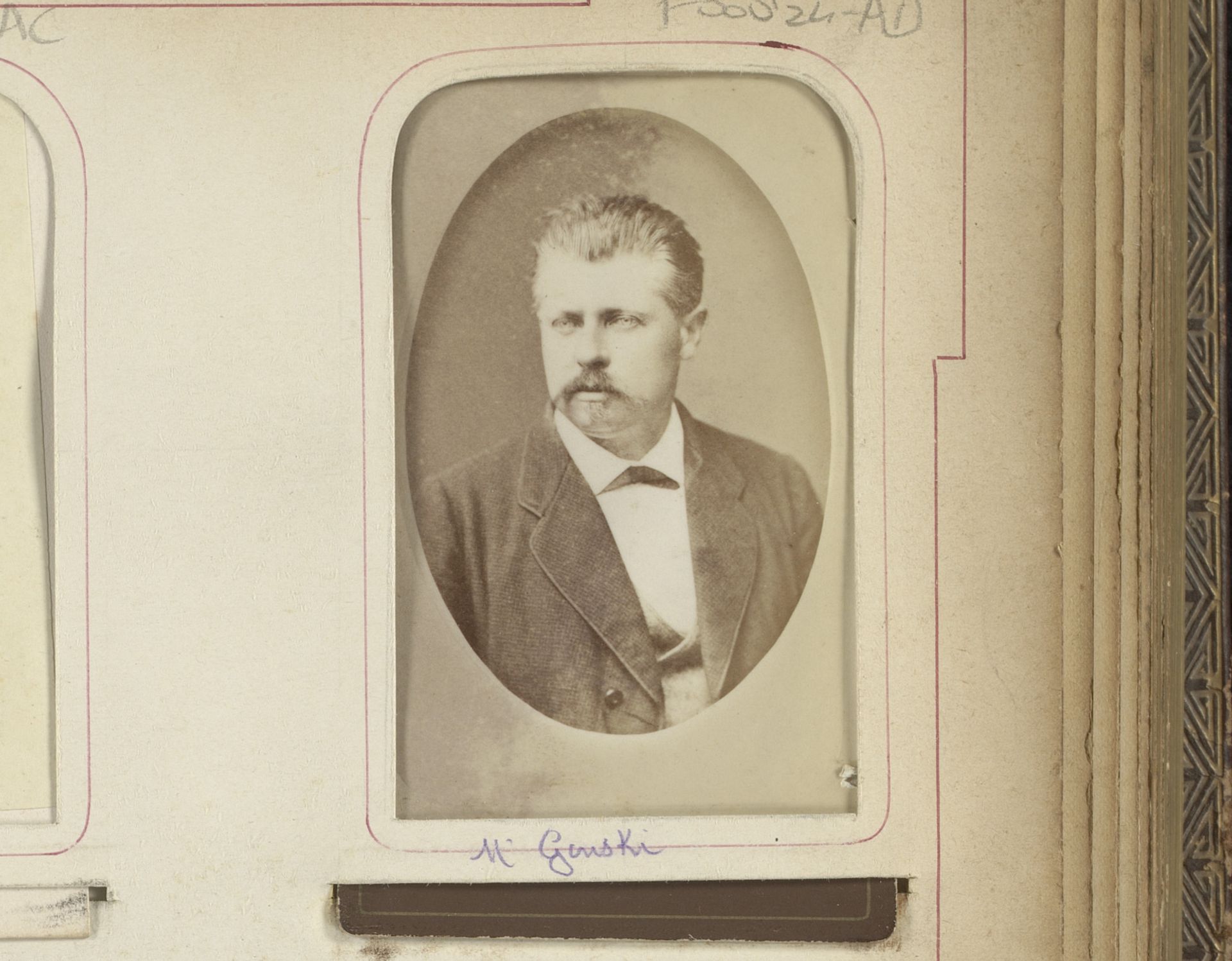 Portret van een man, aangeduid als Mr. Gouski by Louis Martin