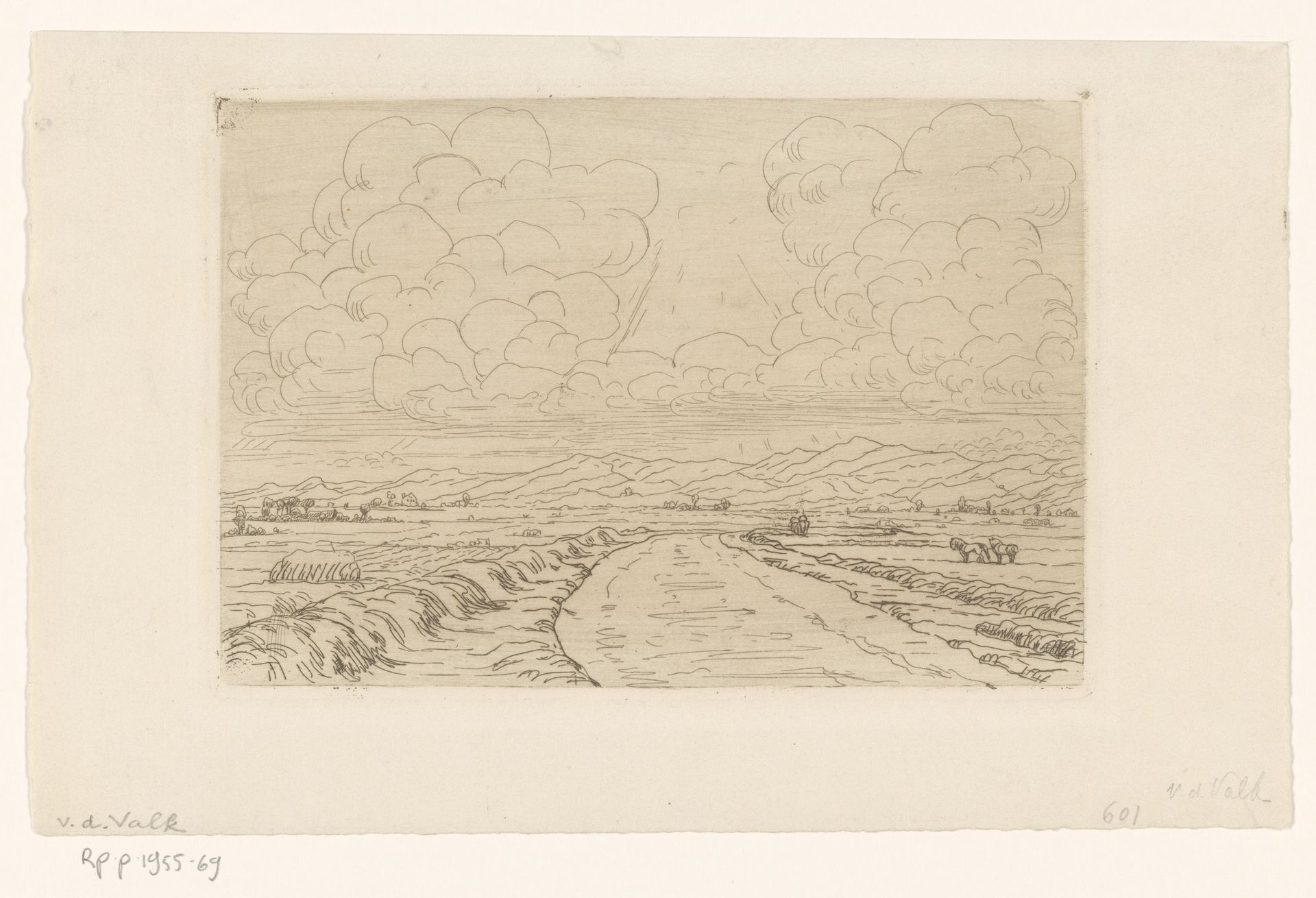 Landweg door landschap met heuvels aan de horizon by Maurits van der Valk