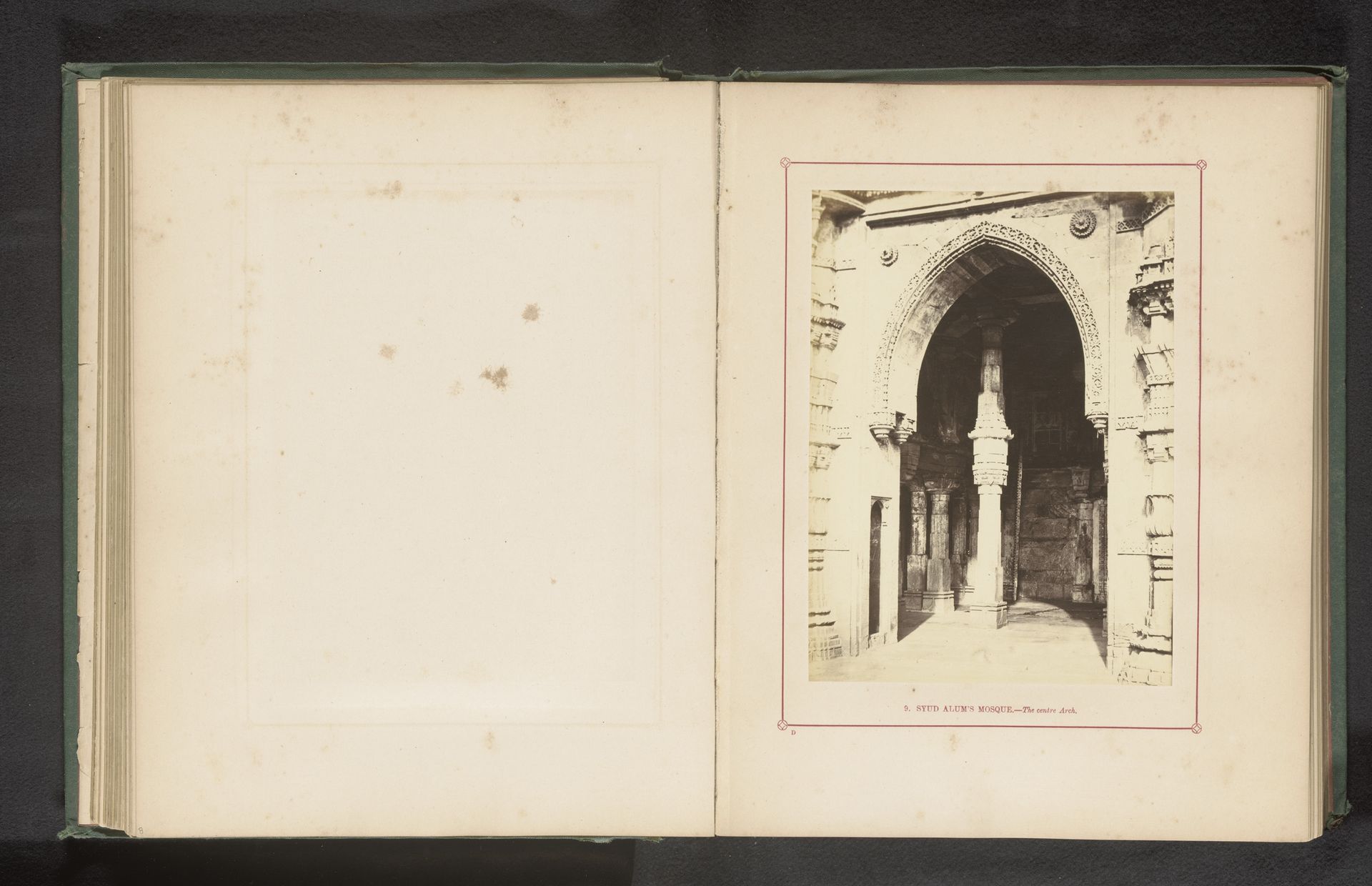 Poort van de Syud Alum-moskee in Ahmedabad by Thomas Biggs