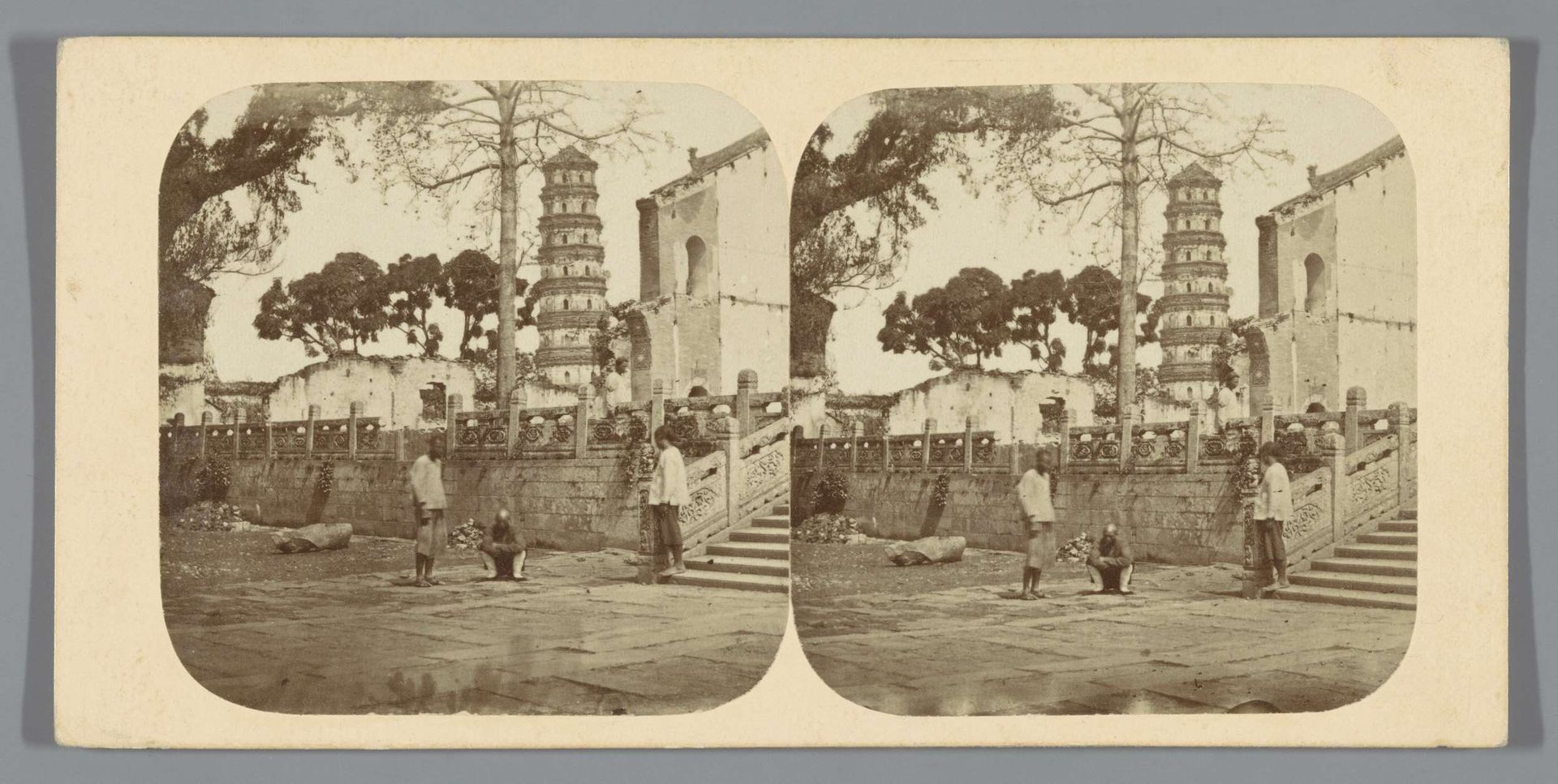 Tempel van de vijf onsterfelijken, Guangzhou, China by Pierre Joseph Rossier