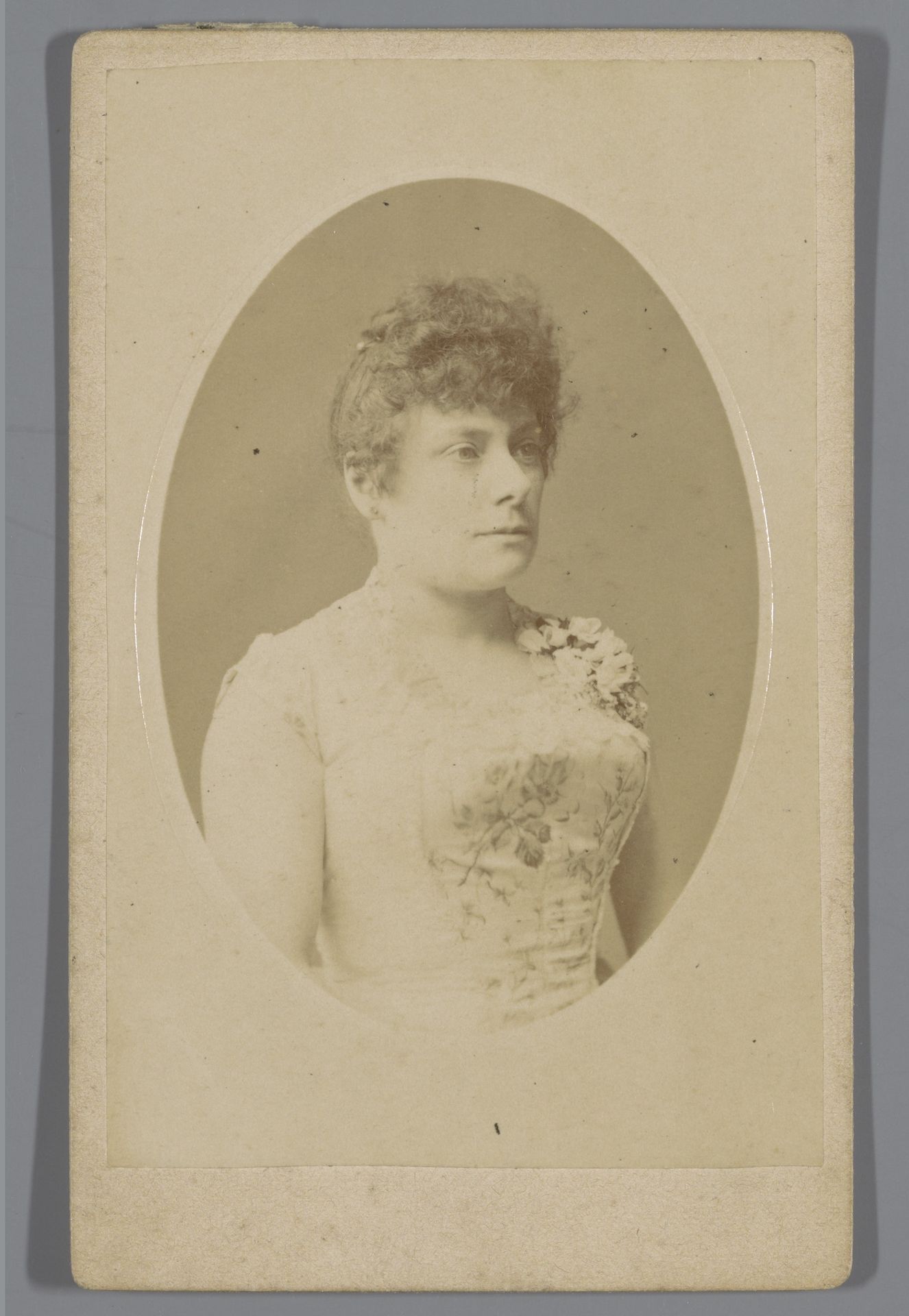 Portret van een onbekende vrouw by Coenraad Cornelis Roskam