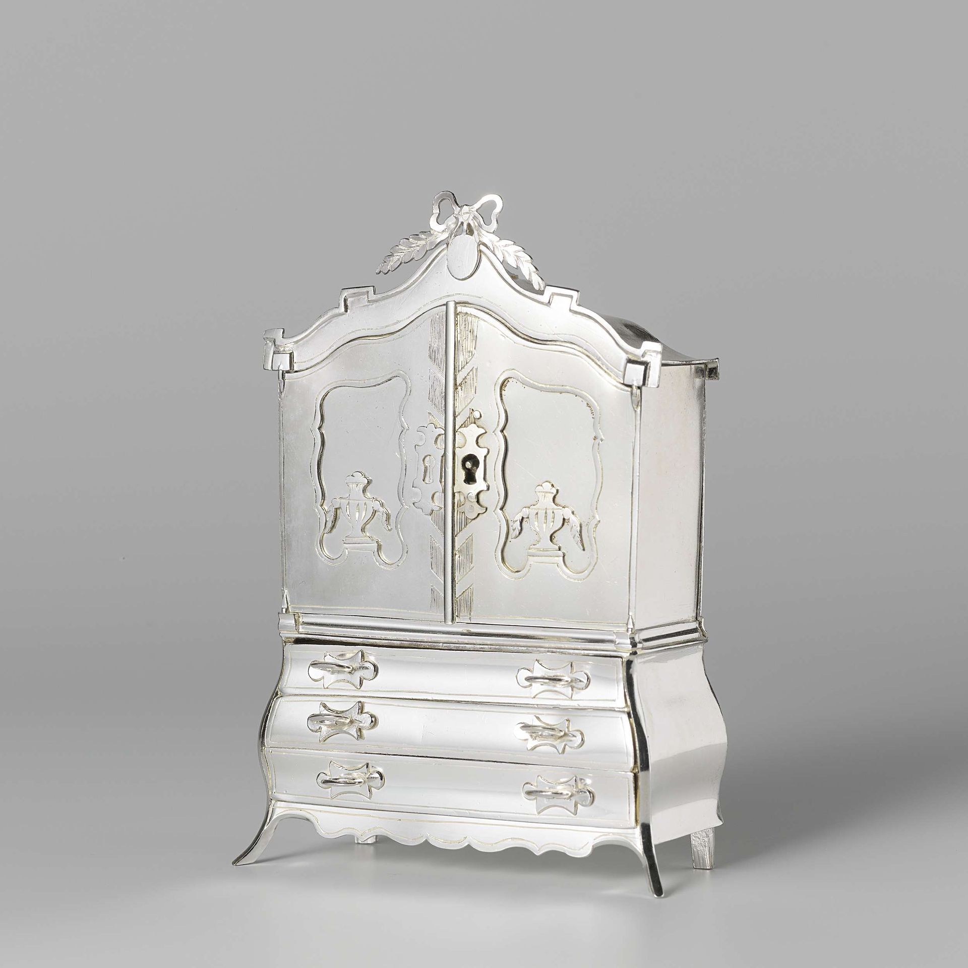 Cupboard by Hermanus Heuvel