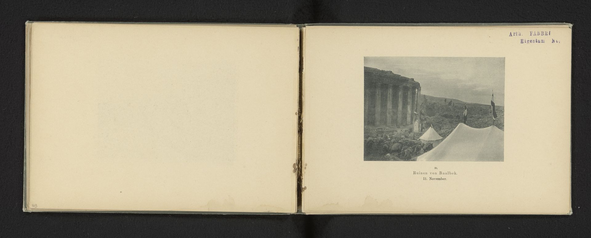 Gezicht op ruïnes in Baalbek, voormalig Syrië by Augusta Victoria (keizerin van Duitsland)
