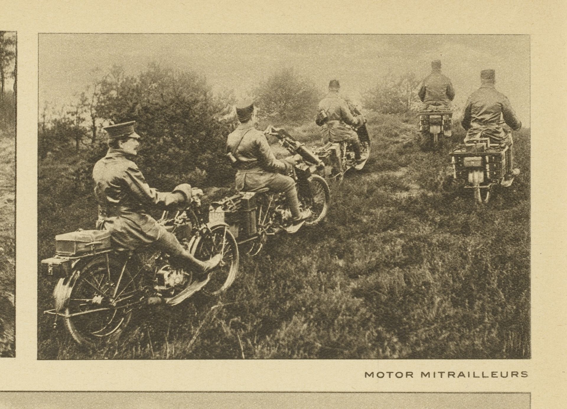 Vijf militairen op motoren by Anonymous