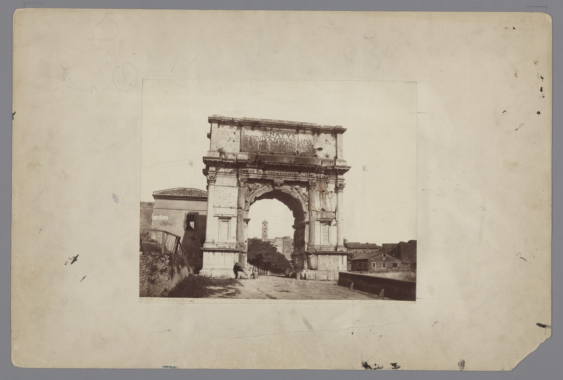 Triomfboog van Titus te Rome, Italië by Giorgio Sommer