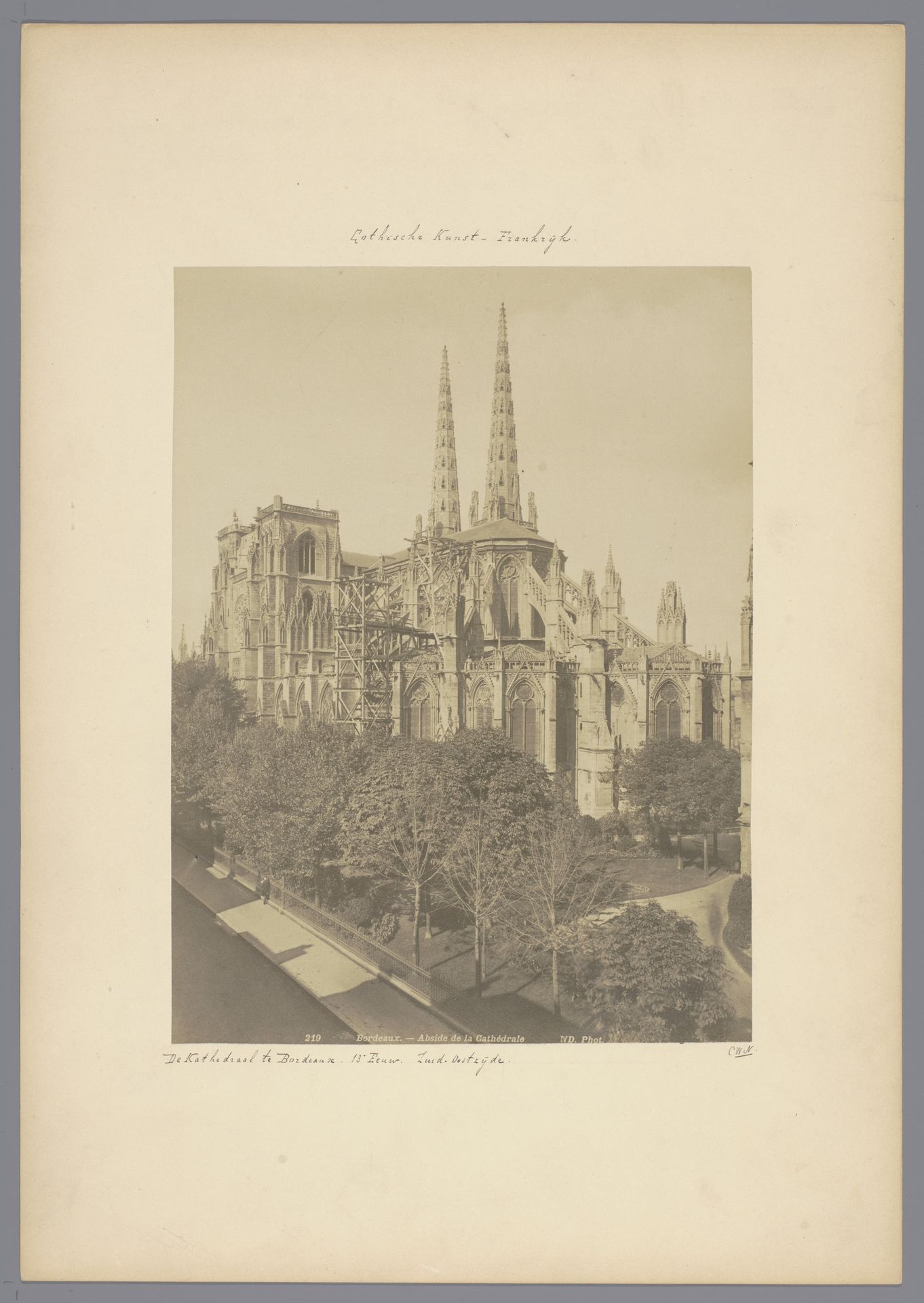 Kathedraal van Bordeaux, gezien vanaf de koorzijde by Neurdein Frères