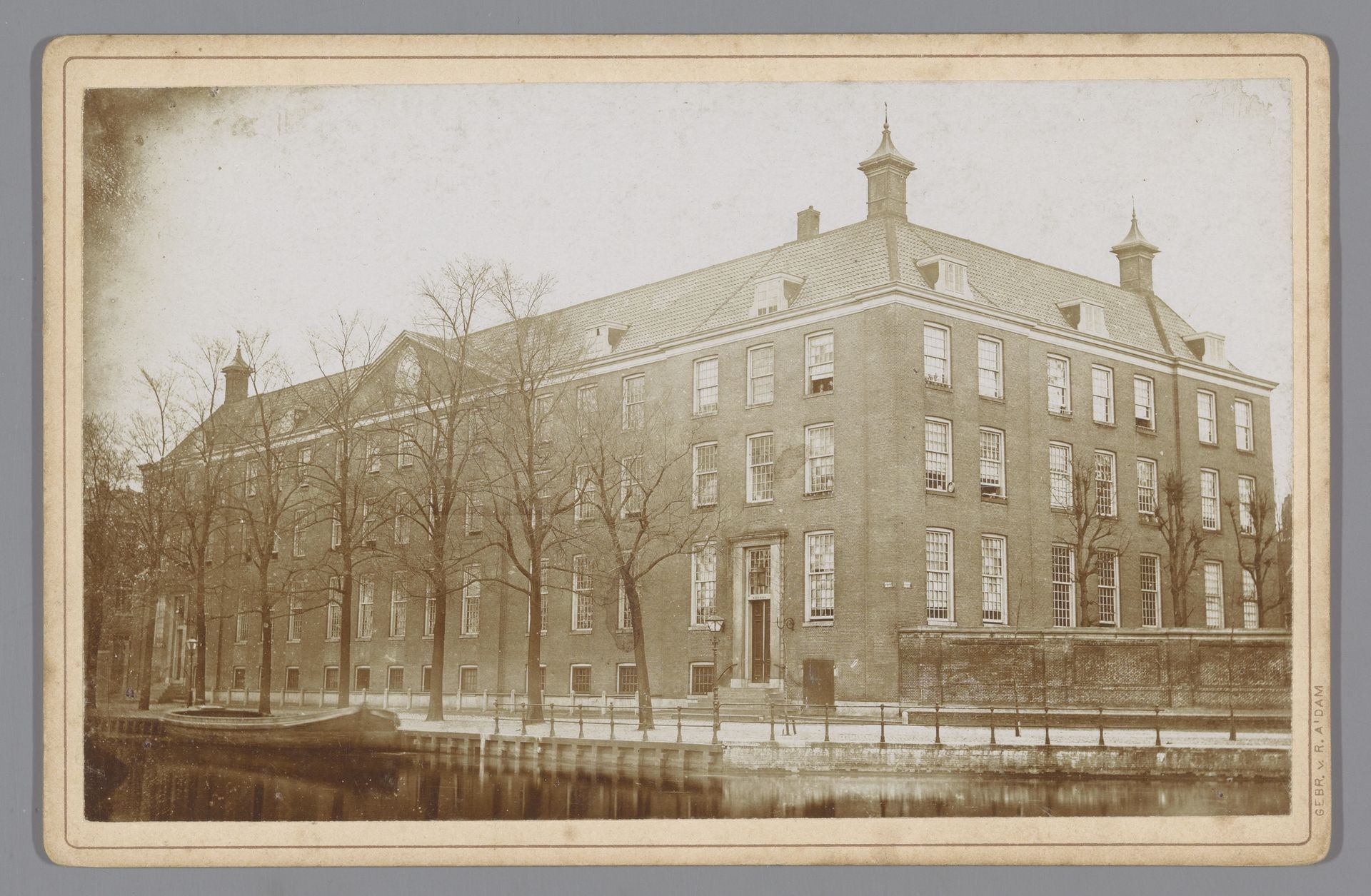 Gezicht op de Wittenberg te Amsterdam by Gebr. van R.