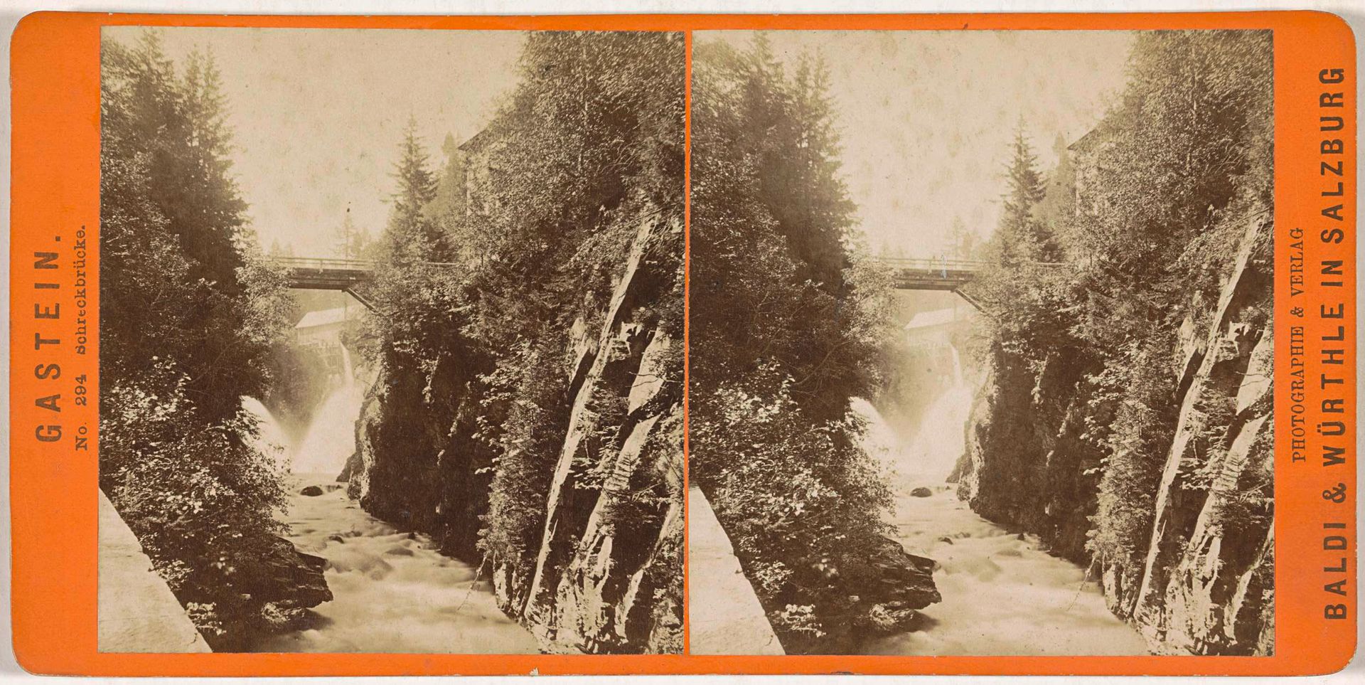 Brug over de waterval bij Bad Gastein, Oostenrijk by Baldi & Würthle
