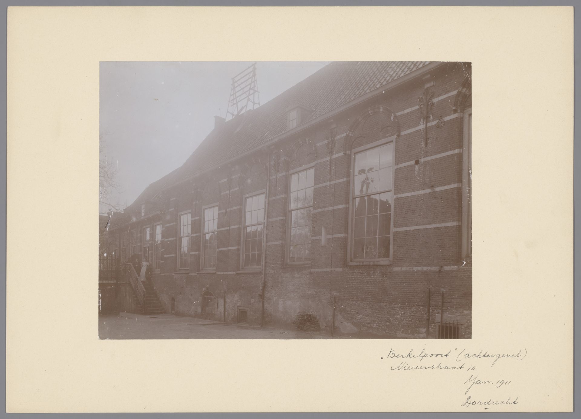 Achtergevel van Nieuwstraat 10 te Dordrecht by anoniem (Monumentenzorg)