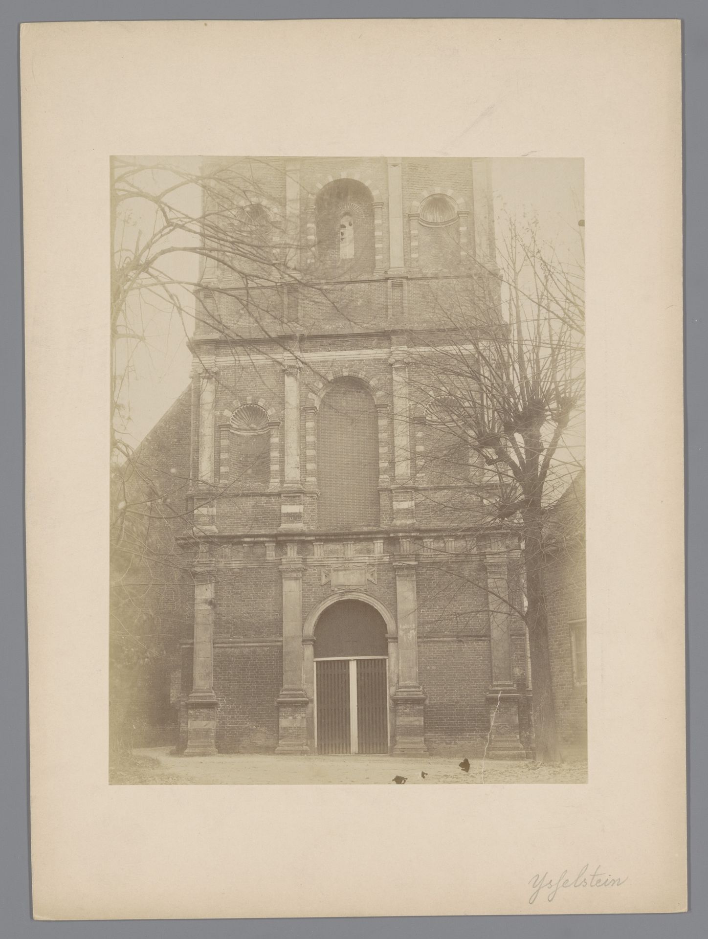 Toren van de Oude Sint-Nicolaaskerk te IJsselstein by anoniem (Monumentenzorg)