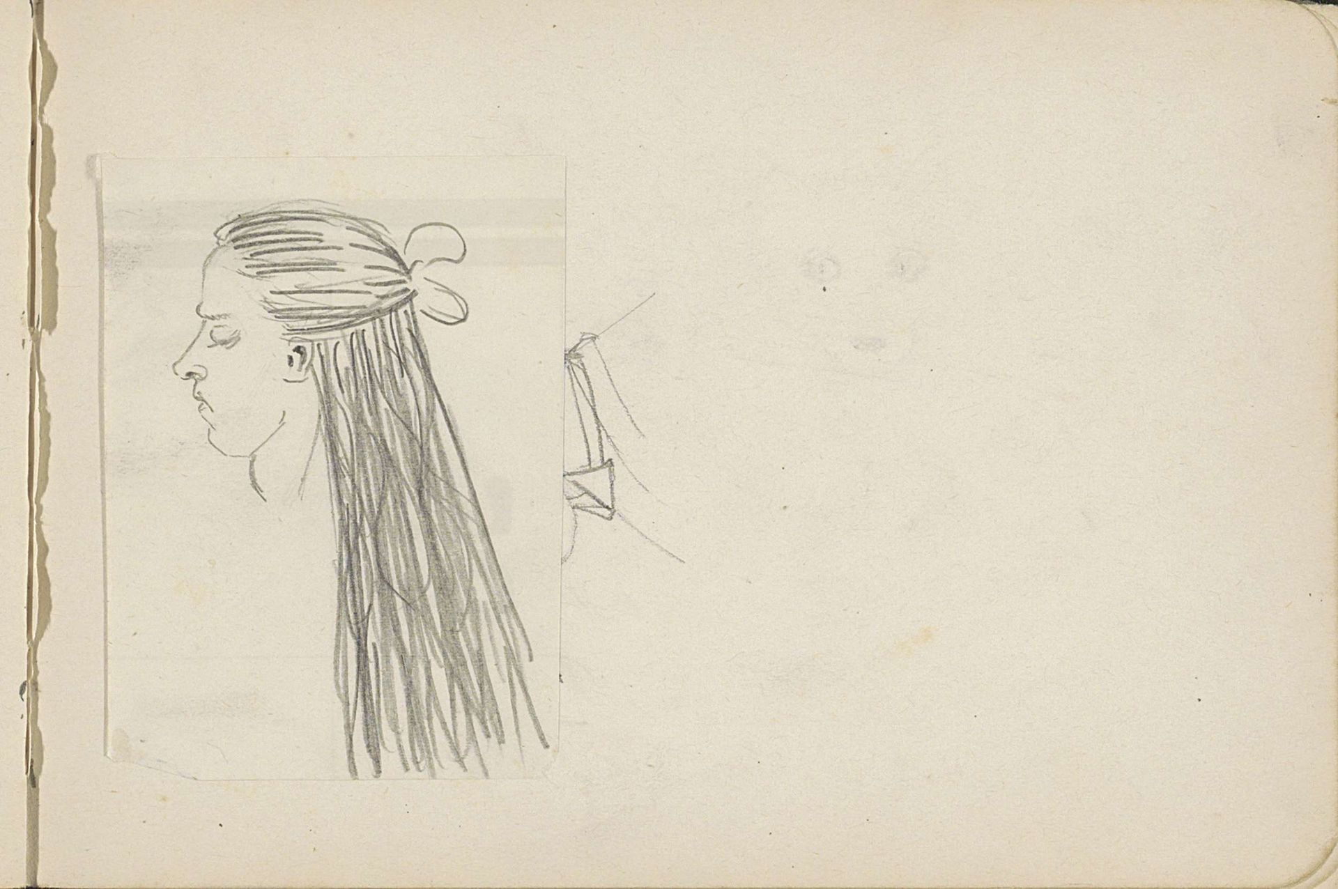 Kop van een meisje met haar lange haren in een strik by Julie de Graag