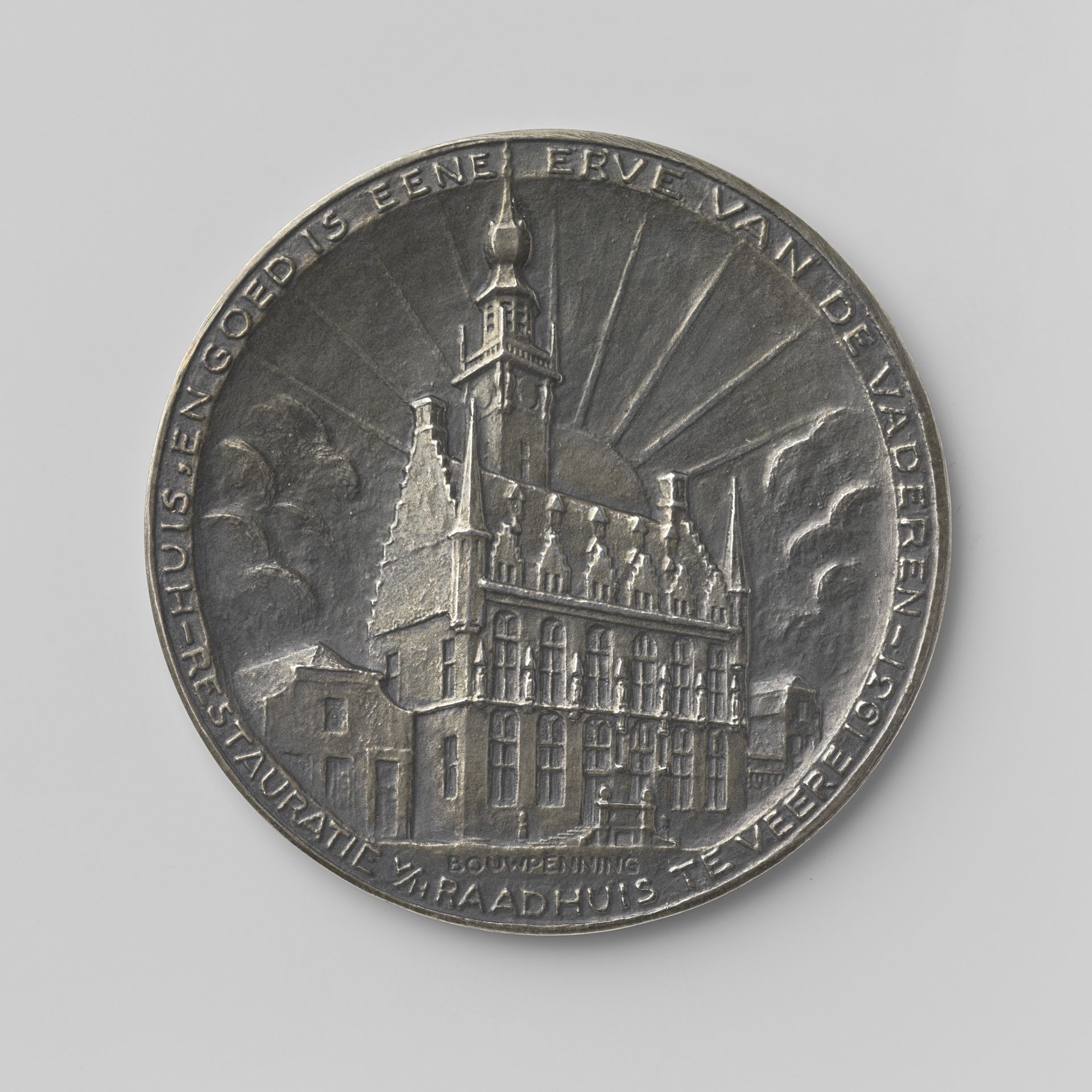 Bouwpenning tot bevordering van het herstel van het Raadhuis te Veere 1931 by Henk Etienne