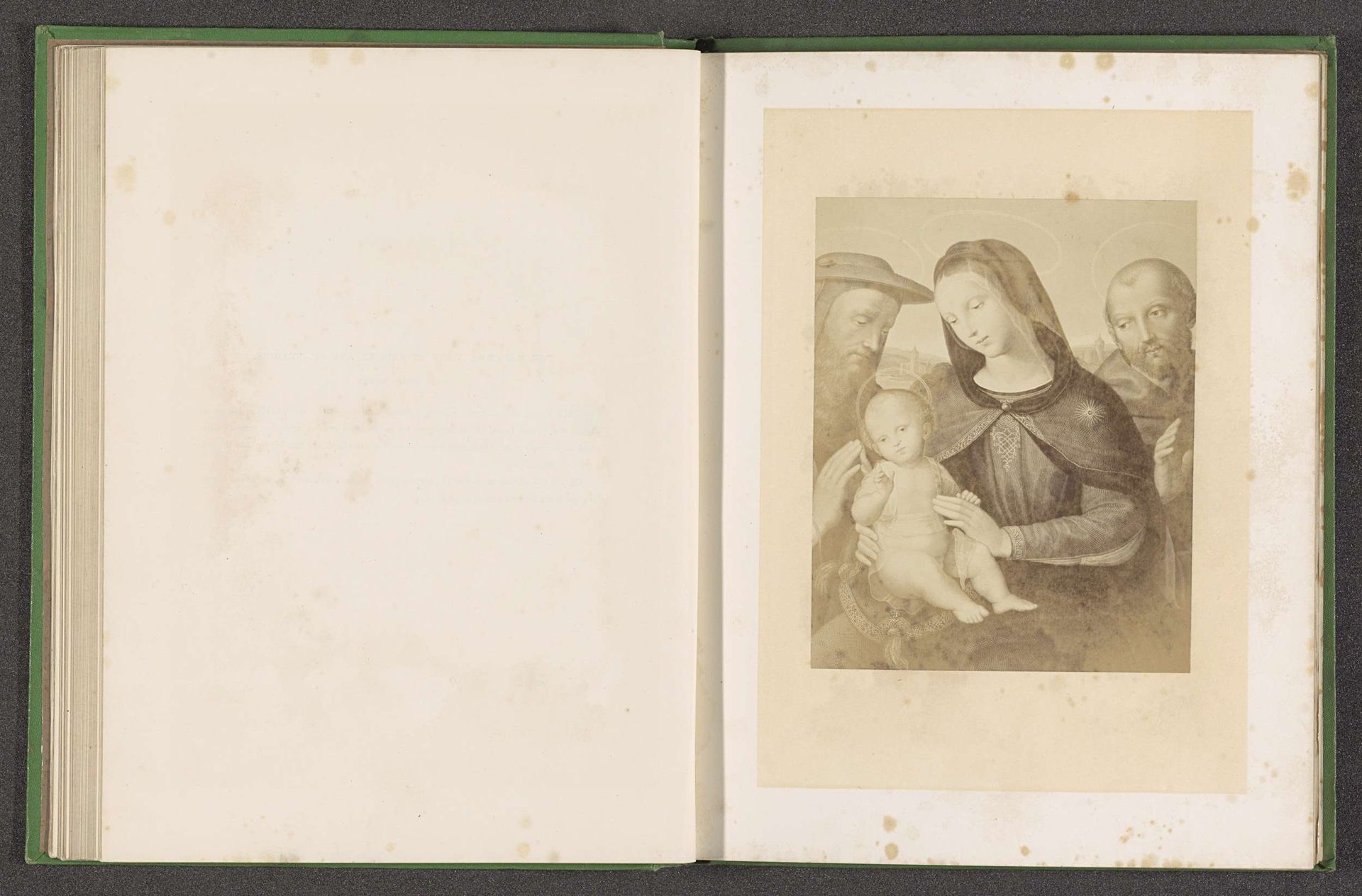 Fotoreproductie van een prent door A. Hoffmann van een Maria met Kind door Rafaël by Joseph Cundall