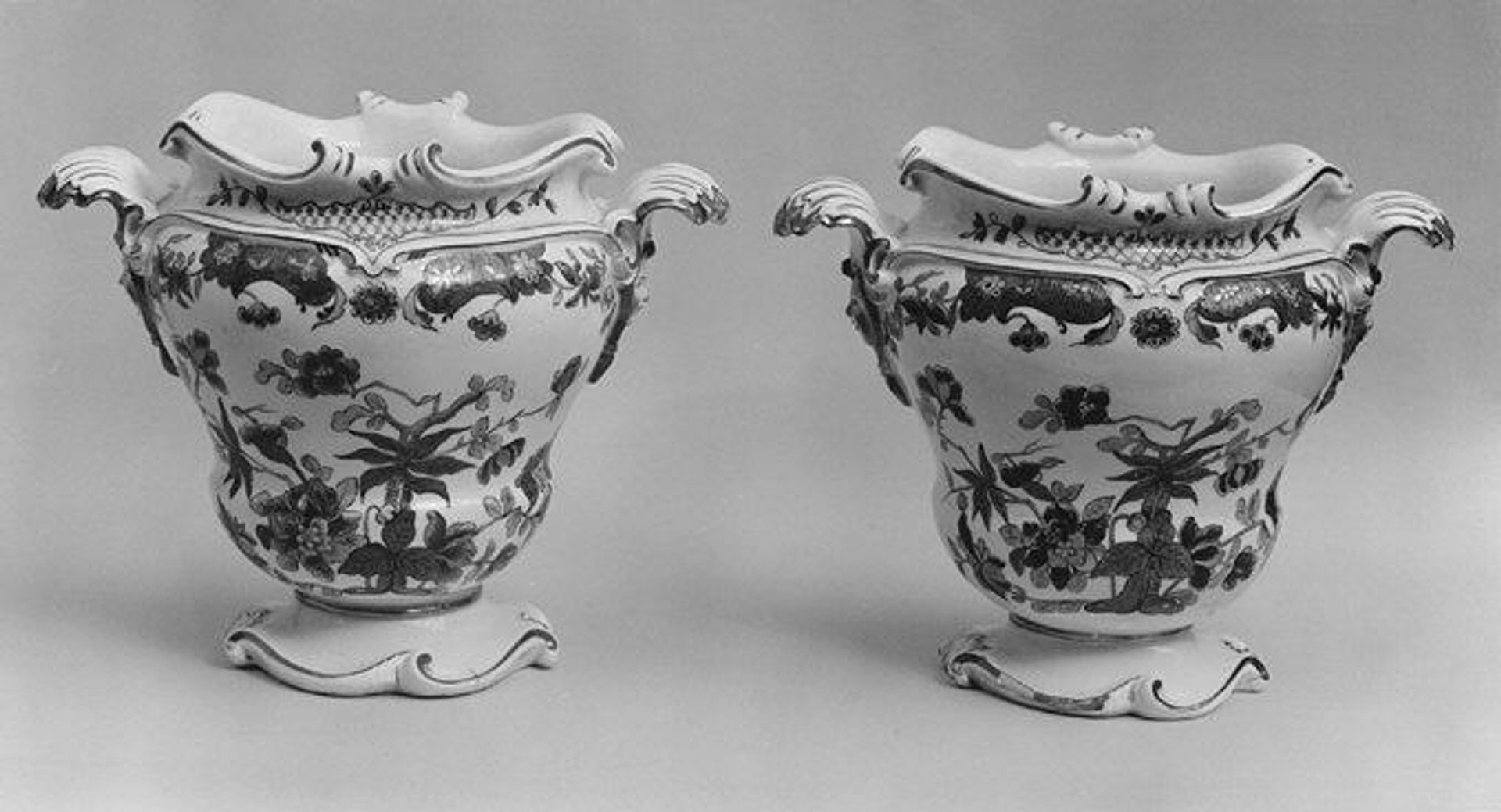 Pair of vases by Capodimonte Porcelain Manufactory
