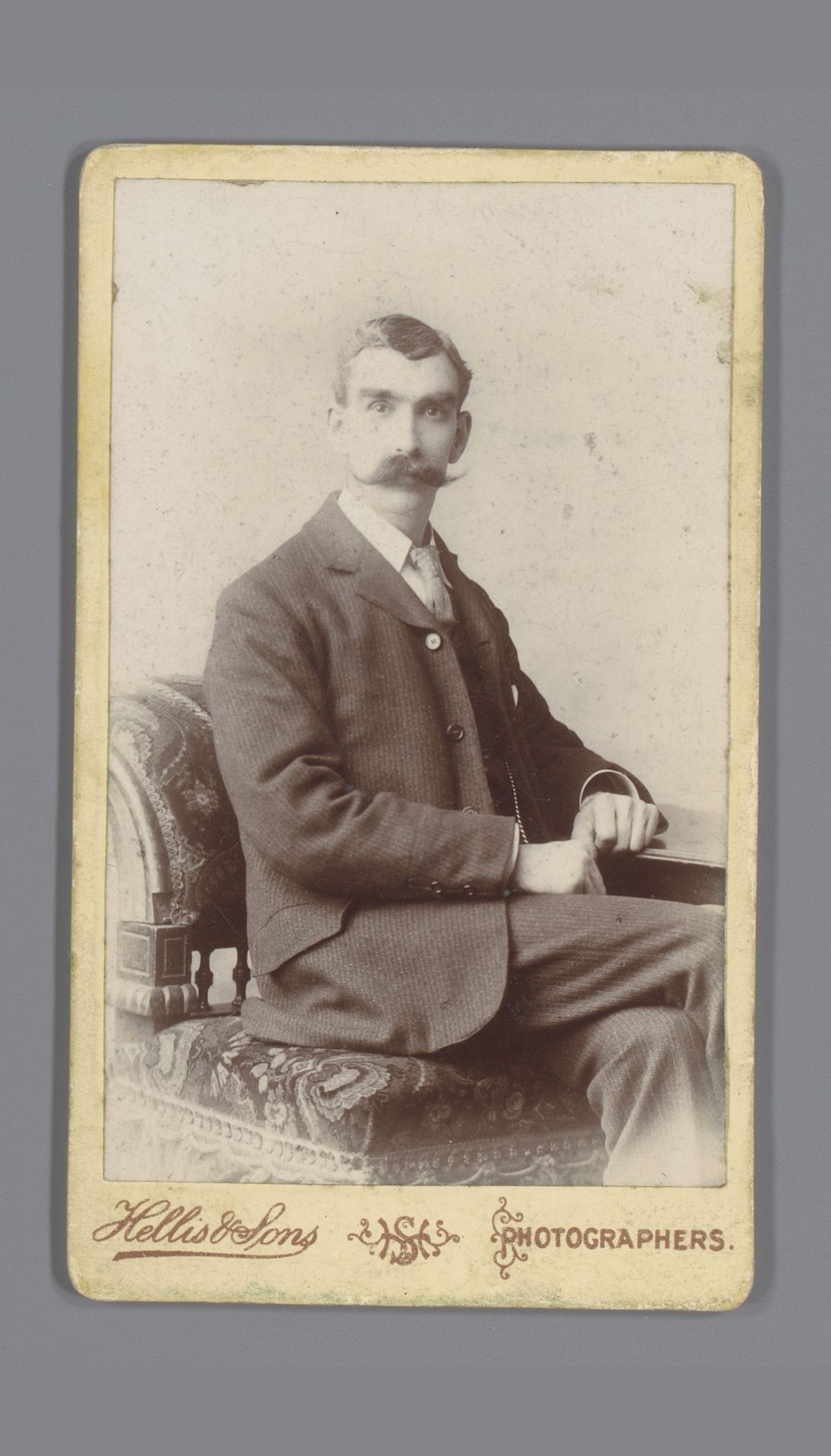 Portret van een onbekende man by Hellis & Sons