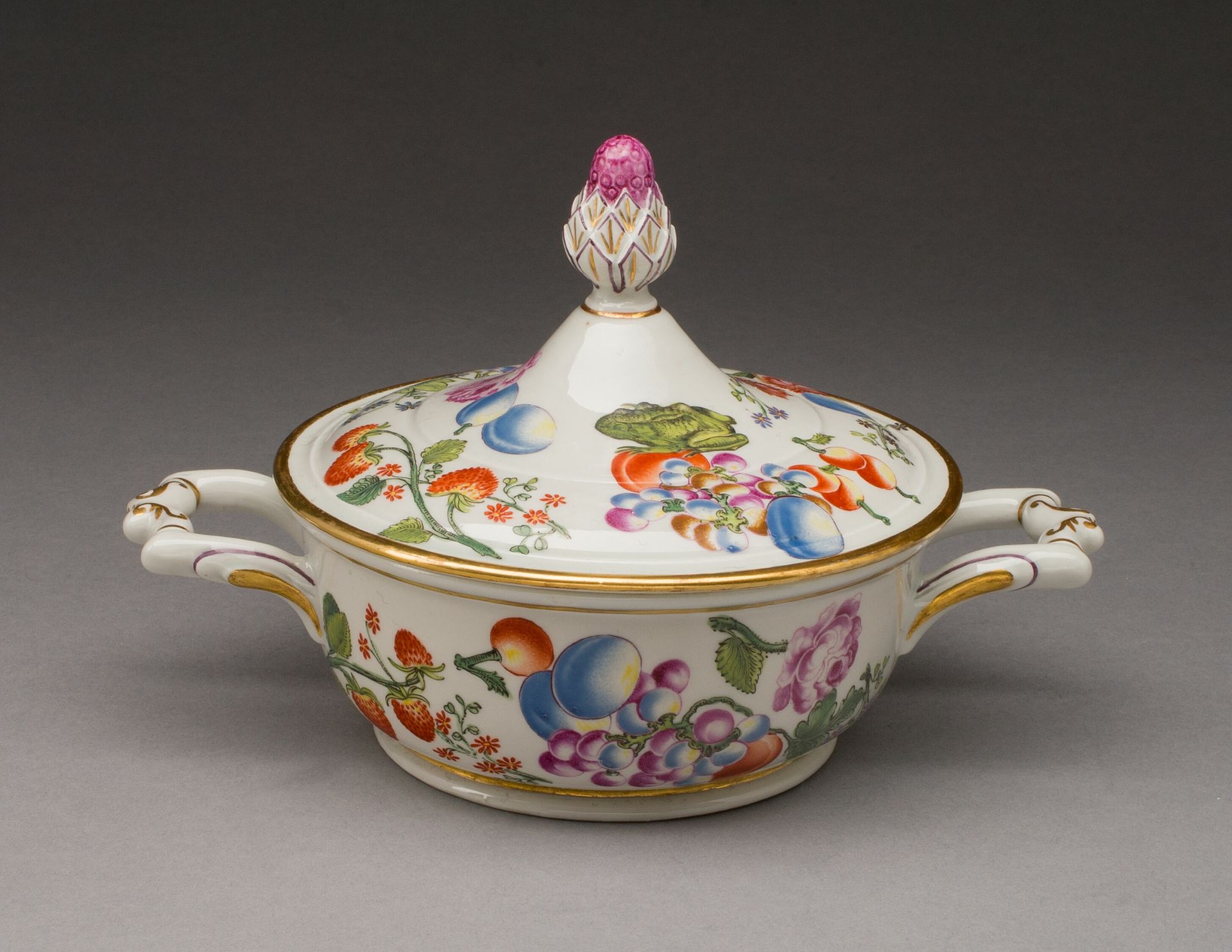Covered Bowl by Du Paquier Porcelain Manufactory