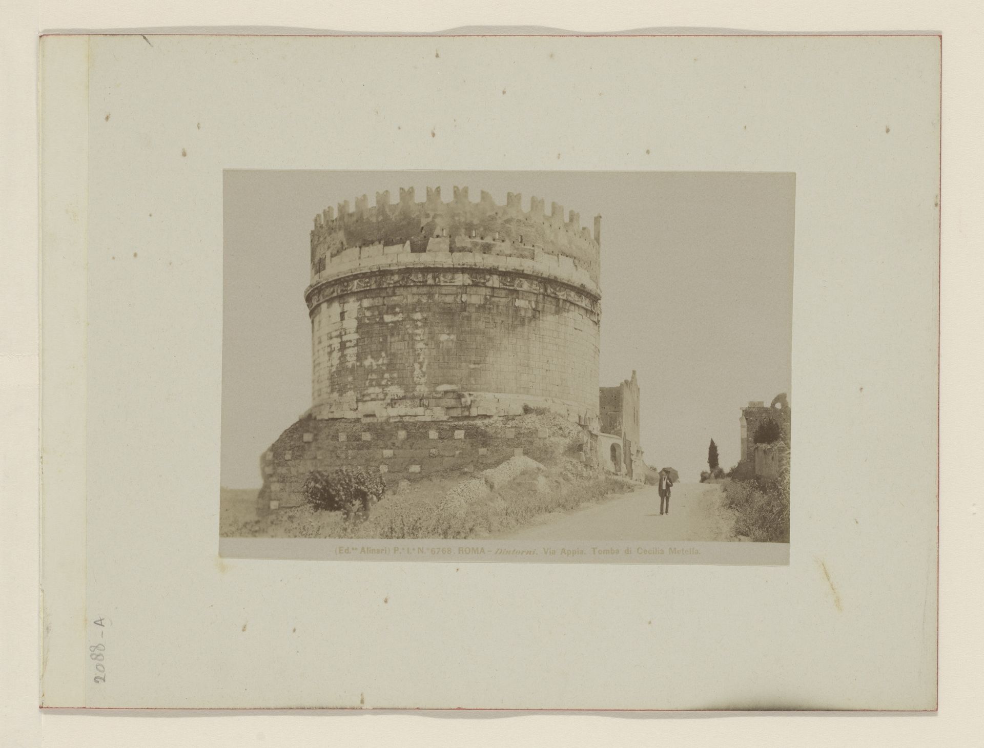 Tombe van Caecilia Metella aan de Via Appia nabij Rome, Italië by Fratelli Alinari