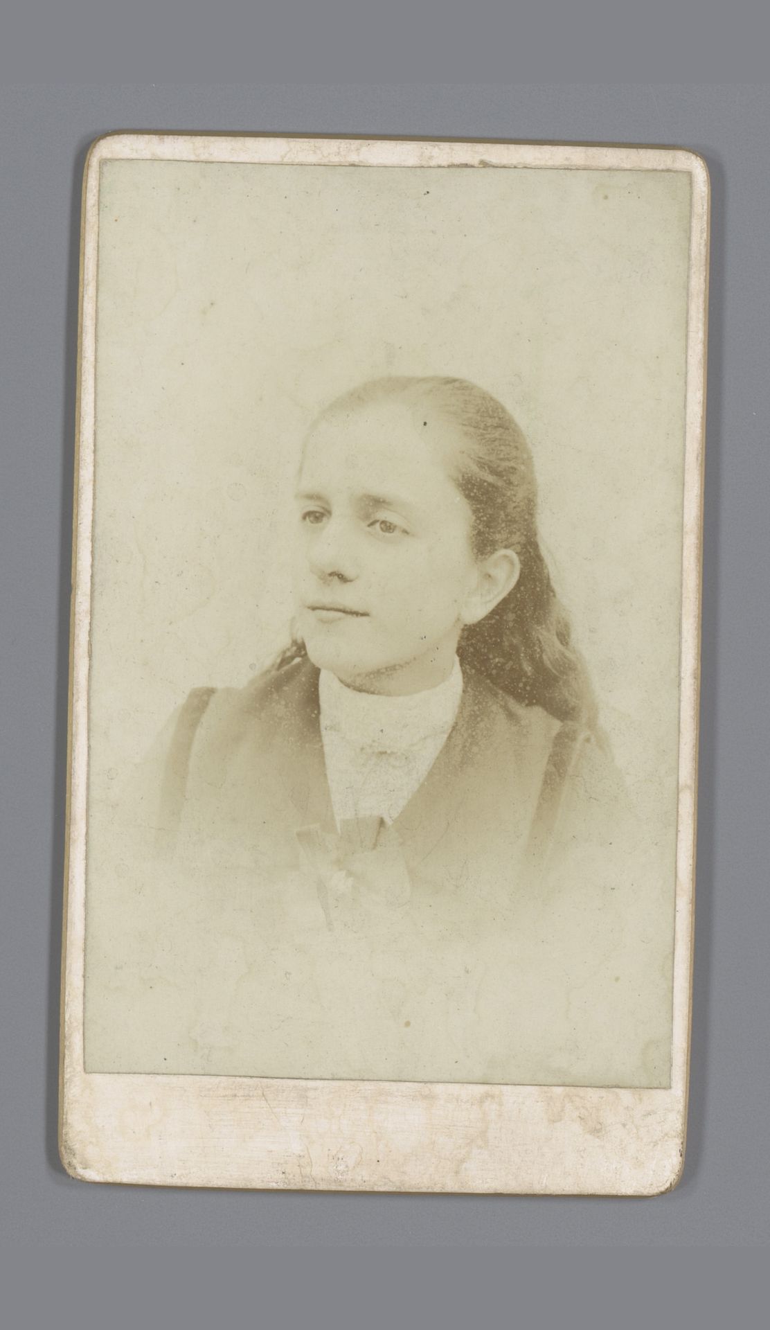 Portret van een onbekende meisje by John George Kirby