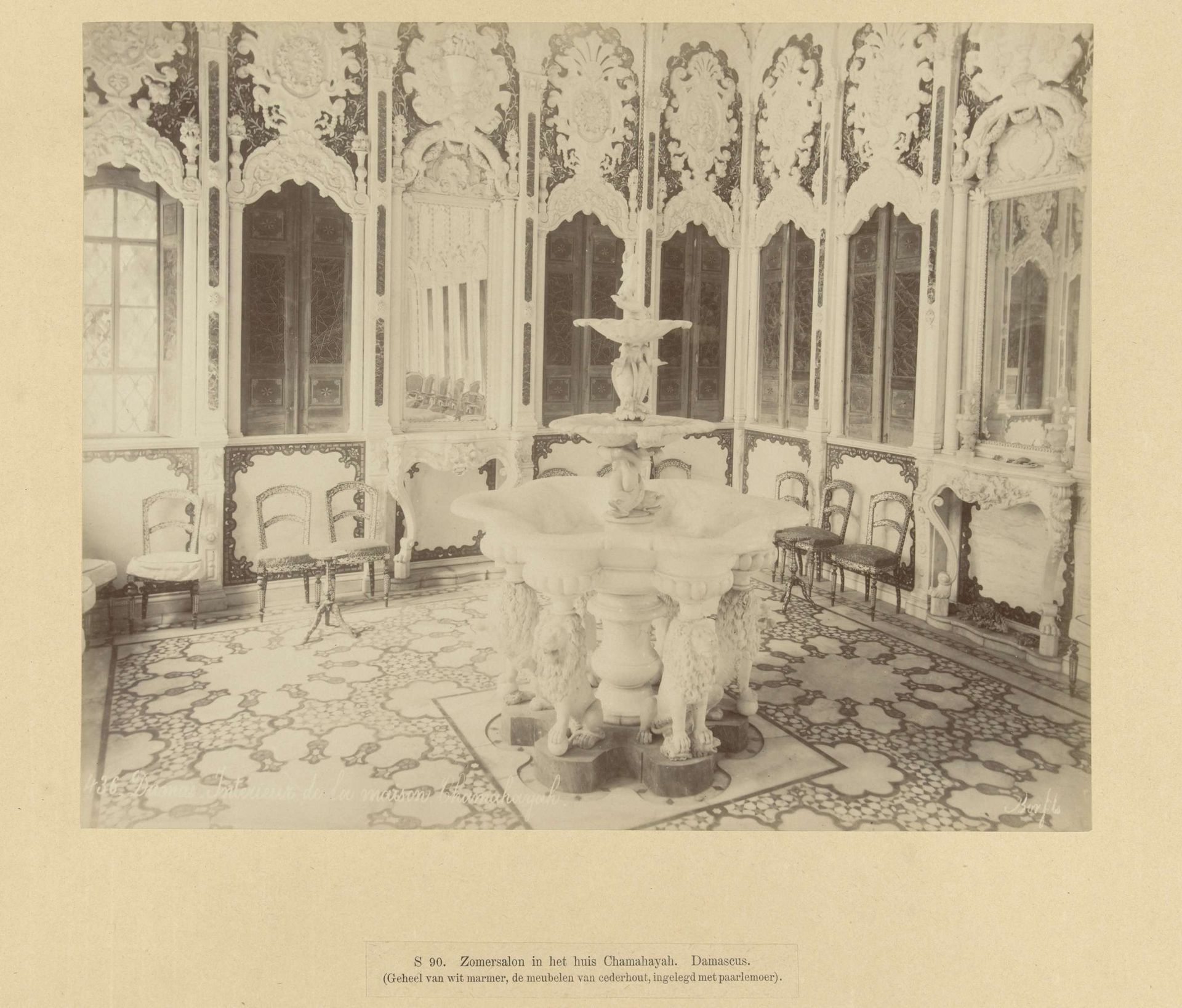 Interieur van het huis Chamahayah, Damascus by Félix Bonfils