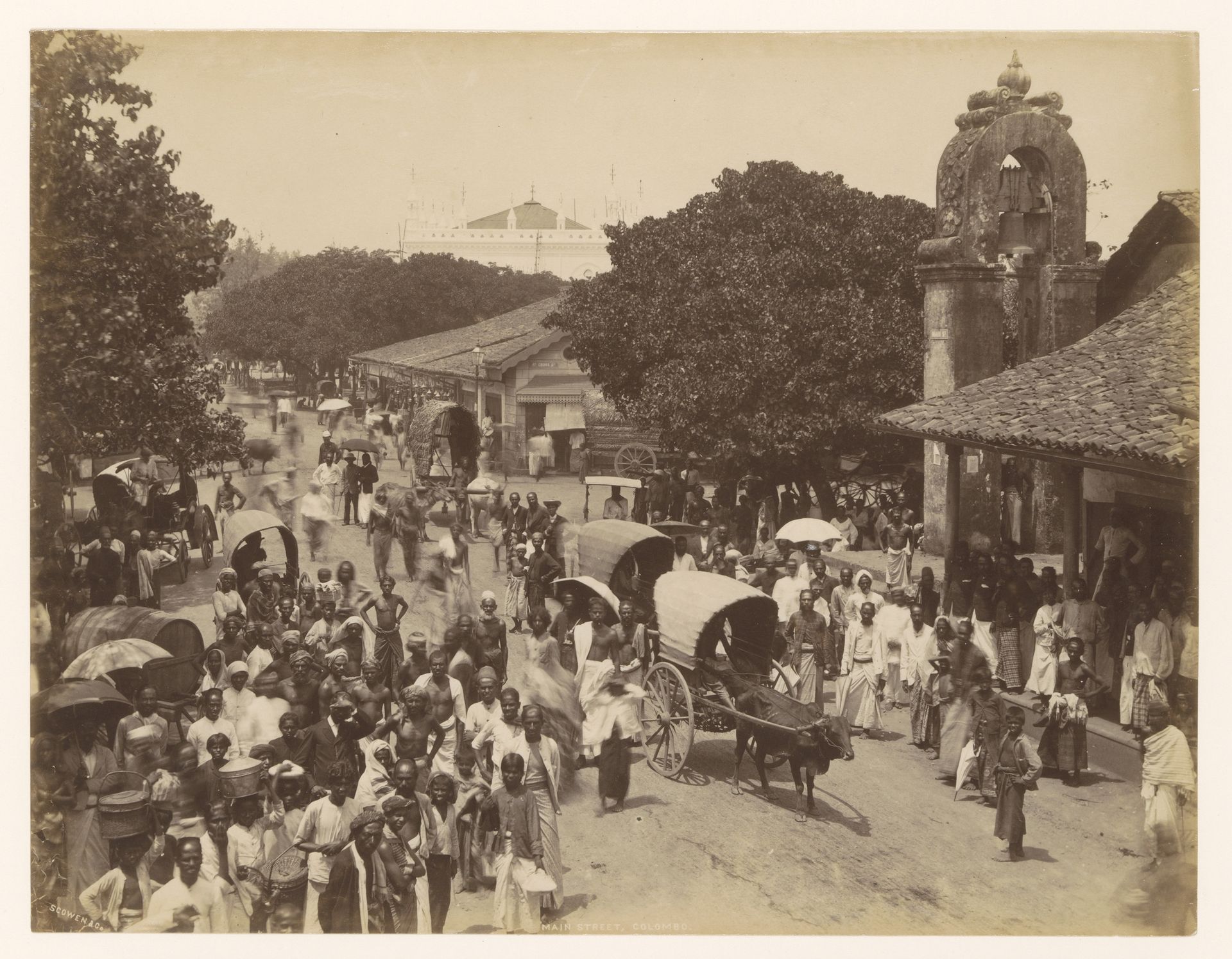Corner of York Street en Chatham Street, Colombo by A.W.A. Plâté & Co.