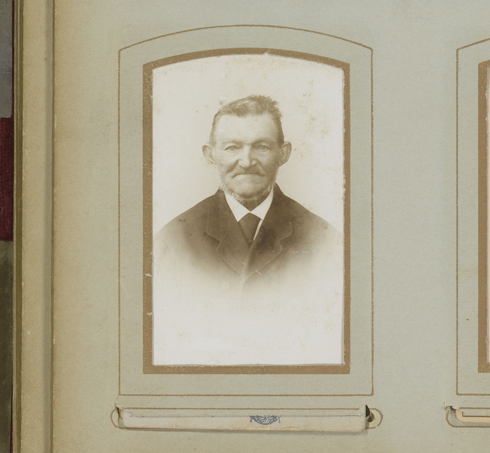 Portret van een man met baard by Johannes Jacobus van Ravesteijn