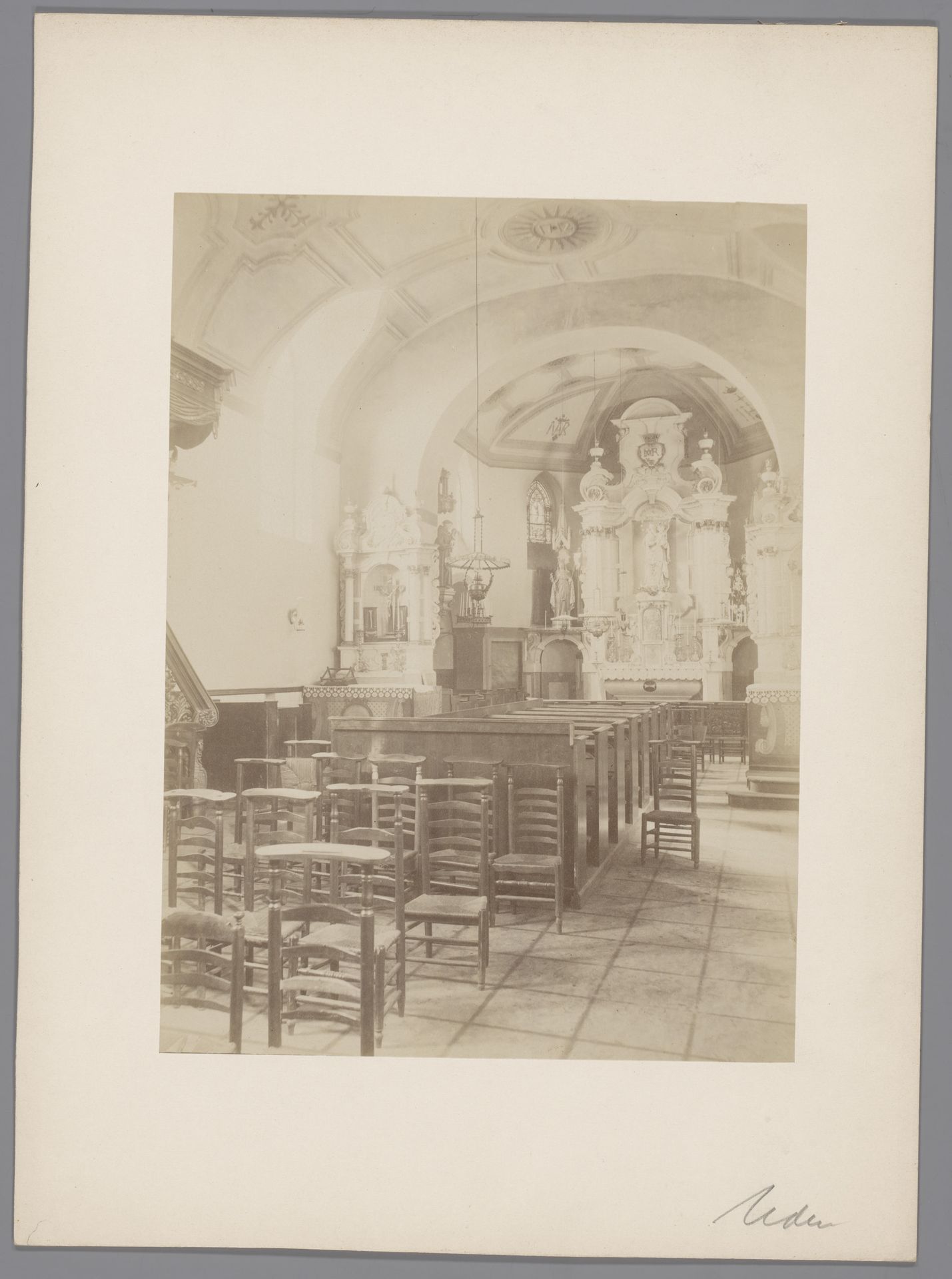 Interieur van de kapel der Kruisheren te Uden by anoniem (Monumentenzorg)