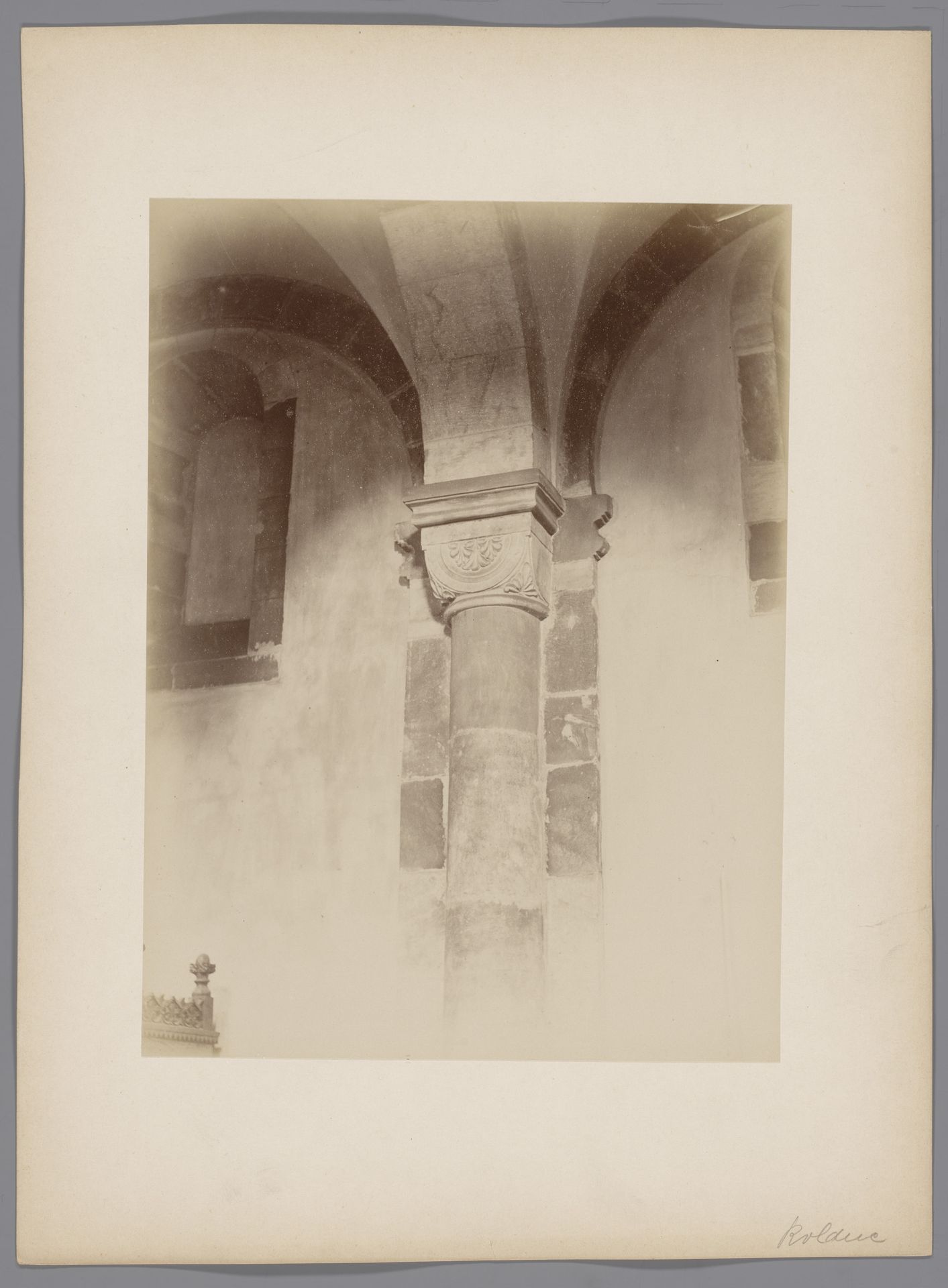 Kapiteel van een wandkolom in de Abdijkerk te Rolduc by anoniem (Monumentenzorg)
