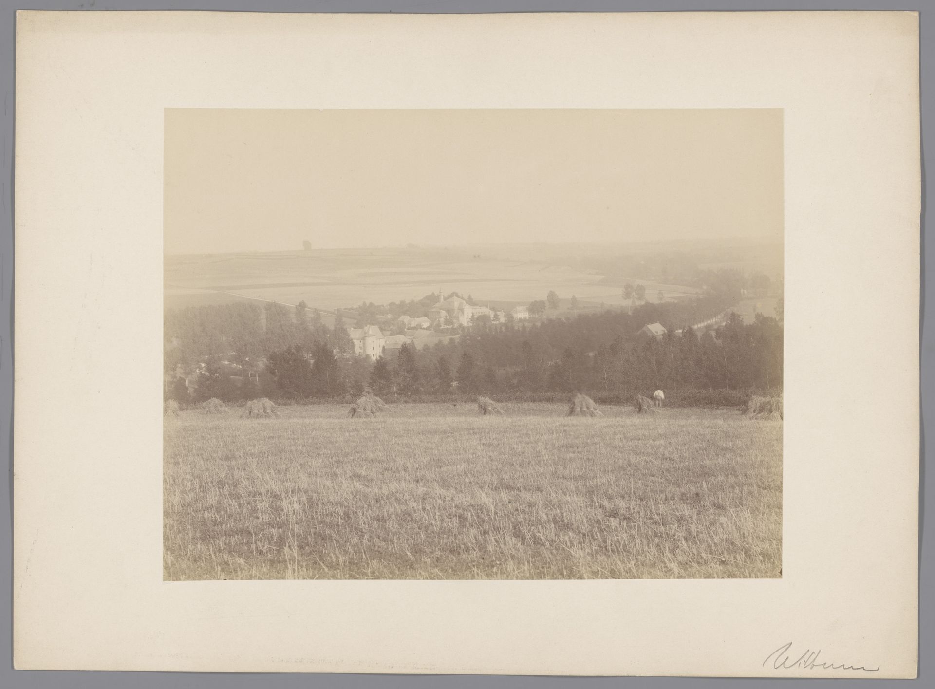 Landschap met kasteel en klooster te Wittem by anoniem (Monumentenzorg)