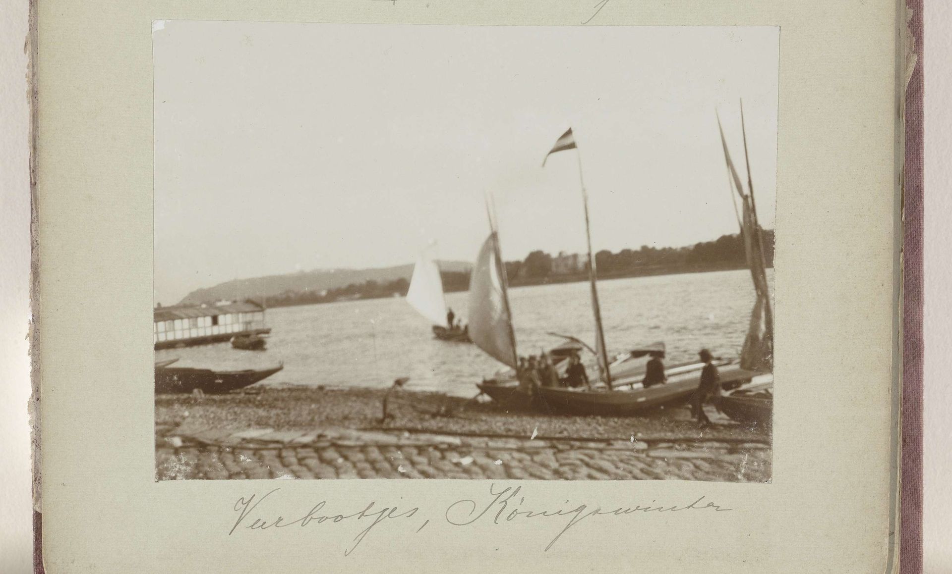Veerboten op de Rijn bij Königswinter by David Vermeulen