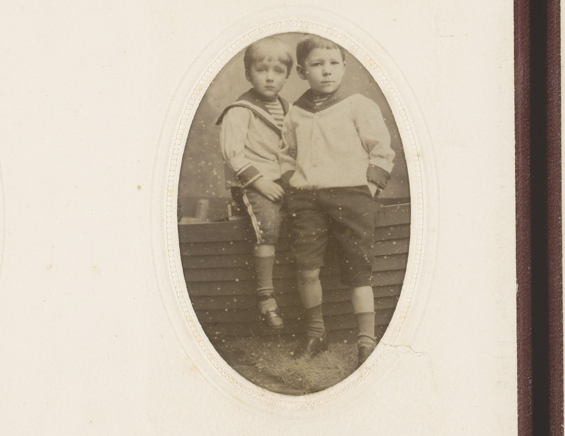 Portret van twee jongens in matrozenpak by Carel Frederik Cordes