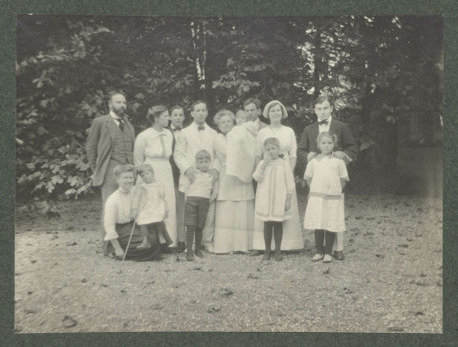 Groepsportret van de familie Kessler by Geldolph Adriaan Kessler