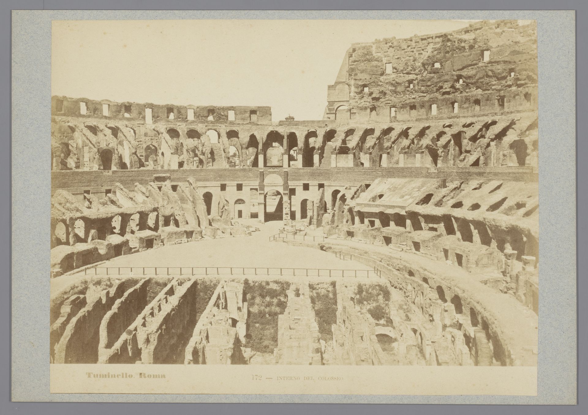 Gezicht in het Colloseum te Rome, Italië by Ludovico Tuminello