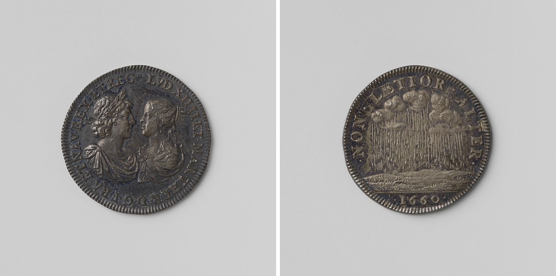 Huwelijk van Lodewijk XIV en Maria Theresia, koning en koningin van Frankrijk, penning uitgestrooid onder de aanwezigen by Jean (II) Warin
