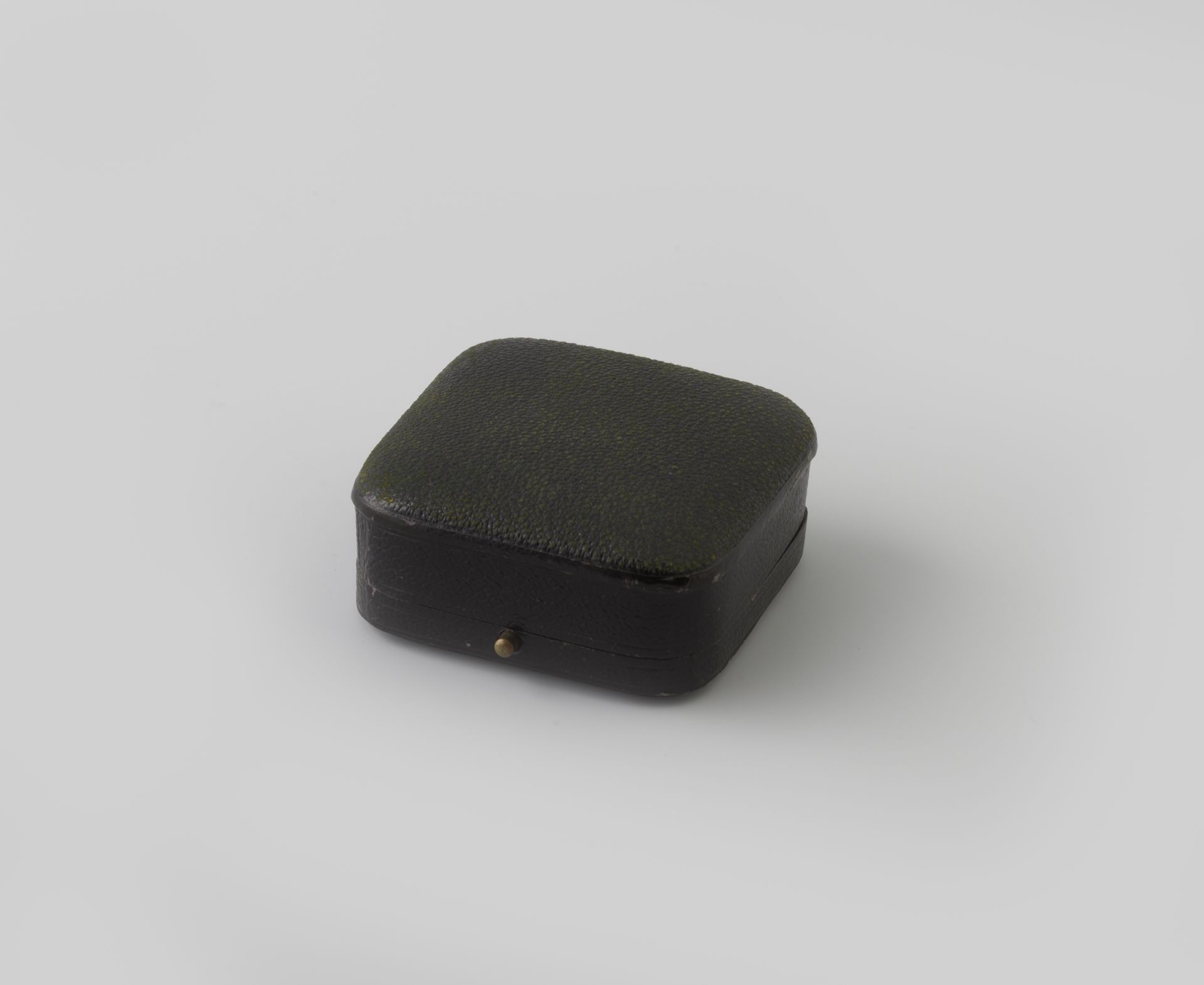 Foedraal voor broche by Alessandro Castellani