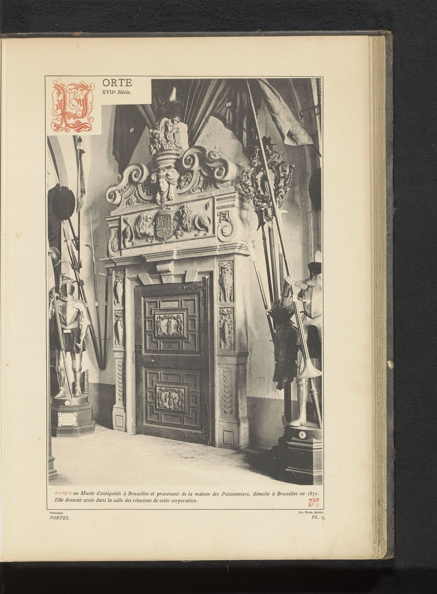 Gedecoreerde deur in het Museum van antiquiteiten te Brussel by Anonymous