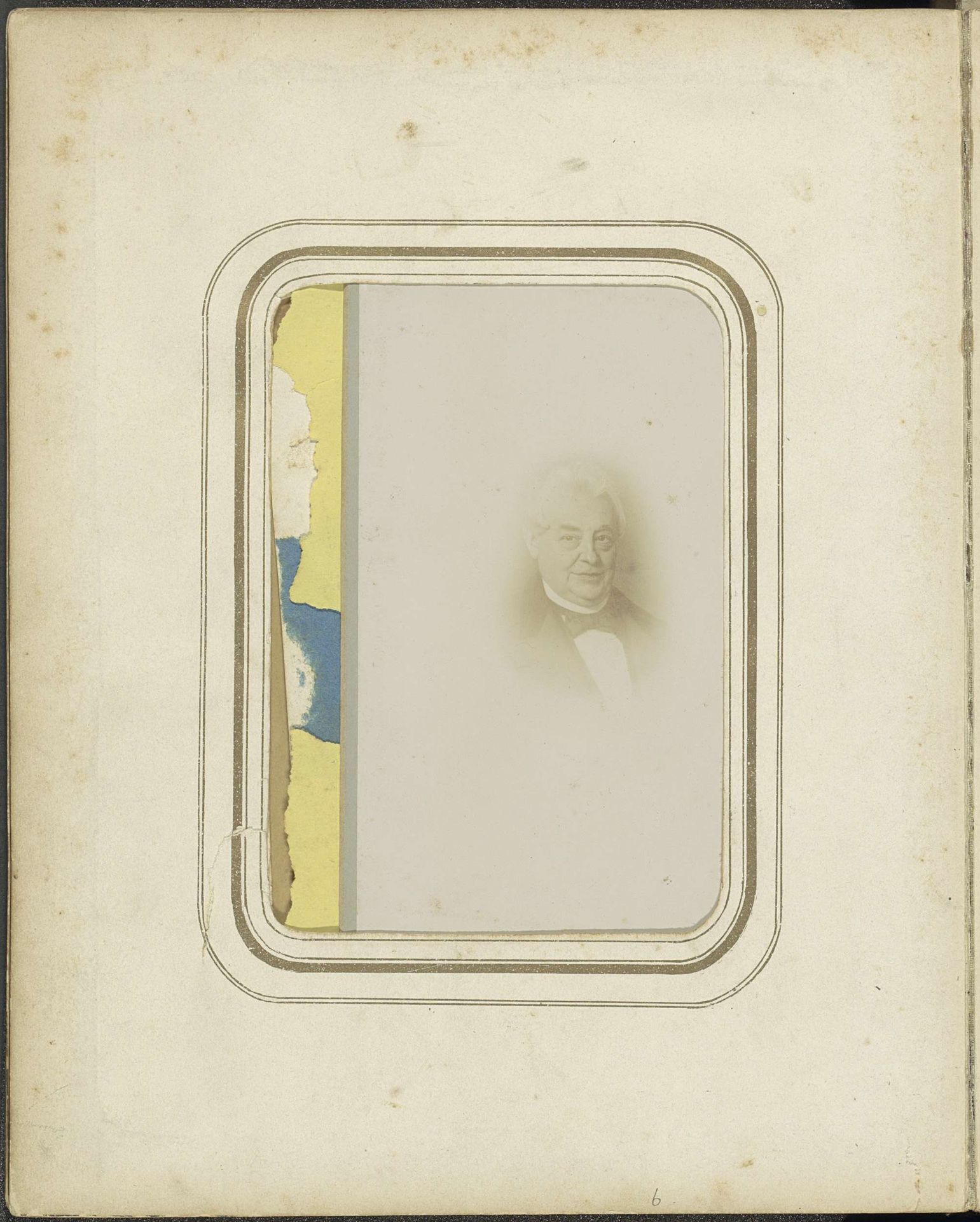 Portret van een man met een strikje, mogelijk A.J. Swart by Anonymous