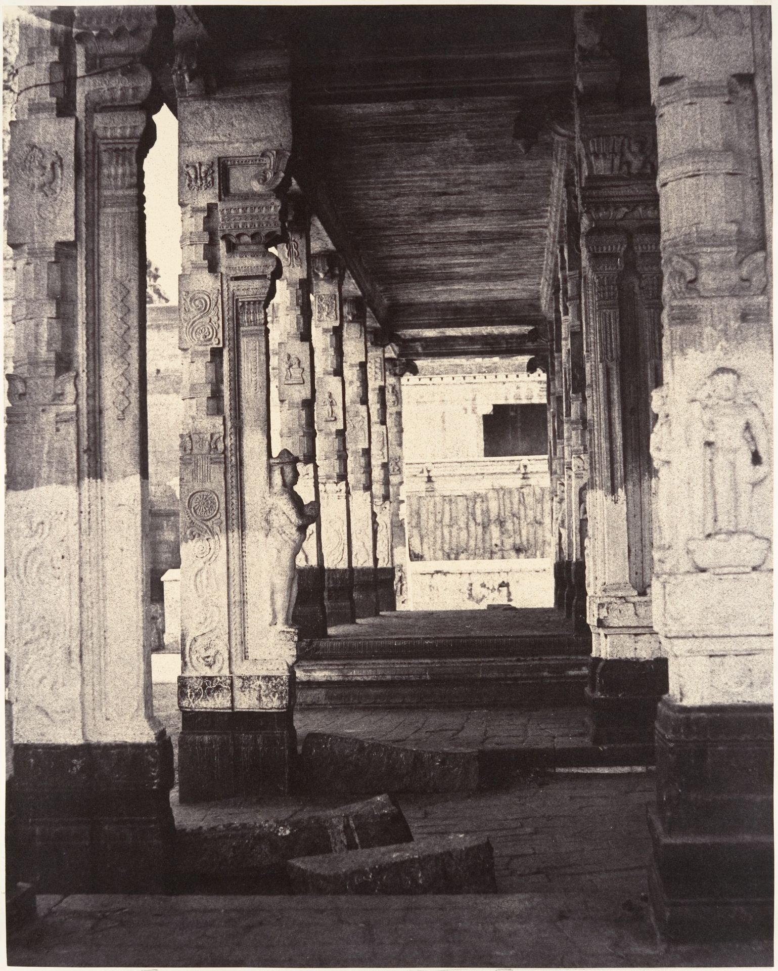 Side Colonnade in the Muroothappa Sarvacar Mundapam by Linnaeus Tripe